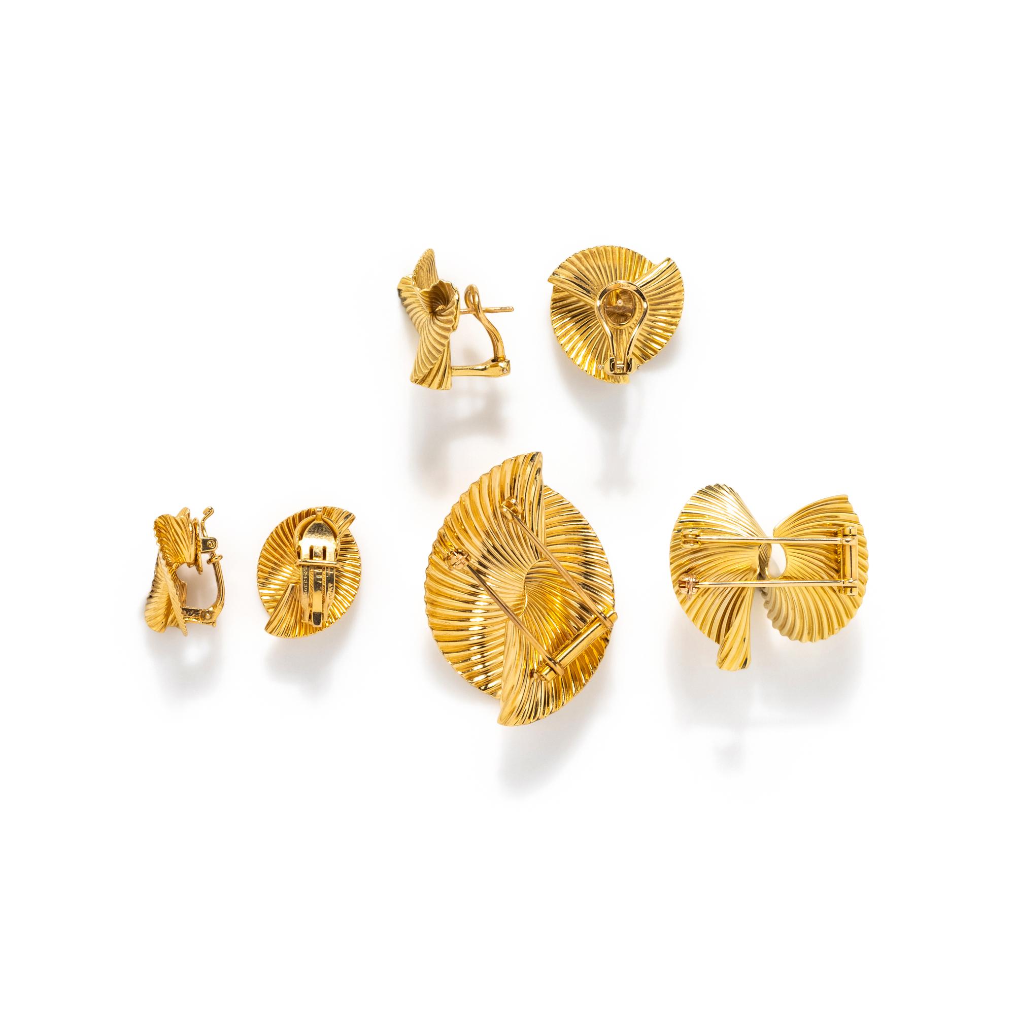 RETRO, COLLECTION OF YELLOW GOLD JEWELRY