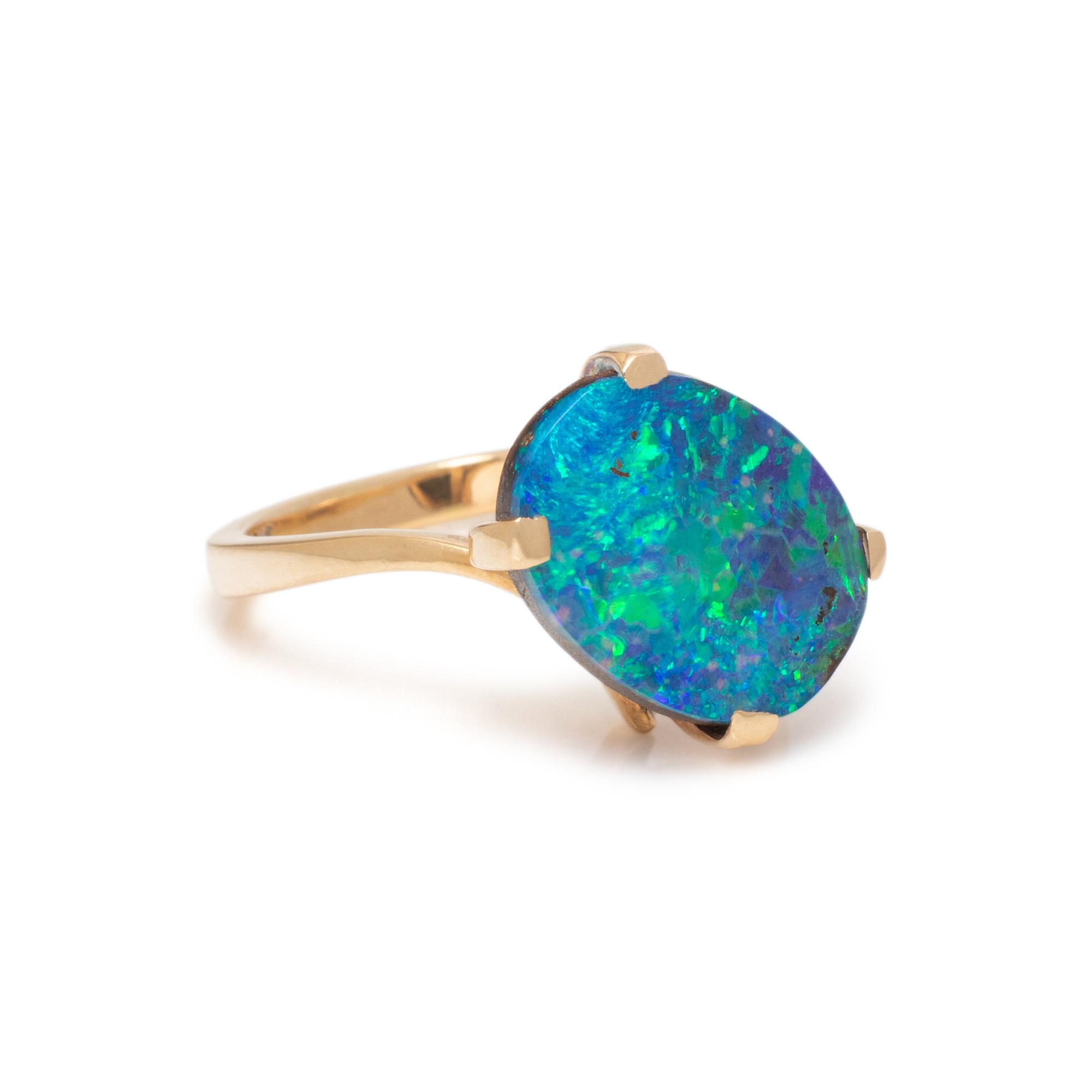 OPAL AND YELLOW GOLD RING