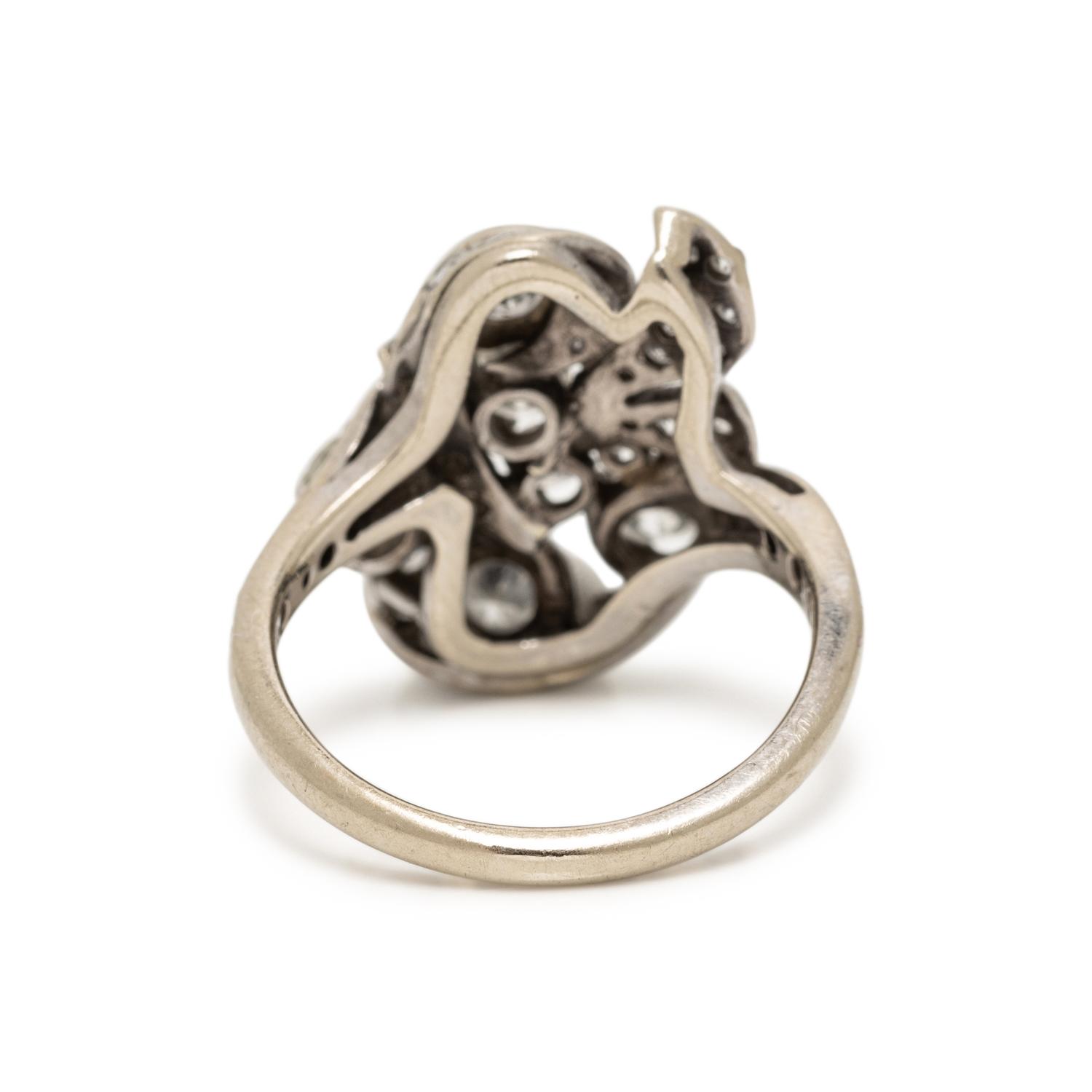 WHITE GOLD AND DIAMOND RING