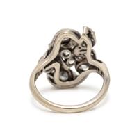 WHITE GOLD AND DIAMOND RING