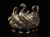 A large Japanese patinated bronze “Geese” jardinière, Meiji/Taisho period 銅加漆鵝形花盆 明治至大正