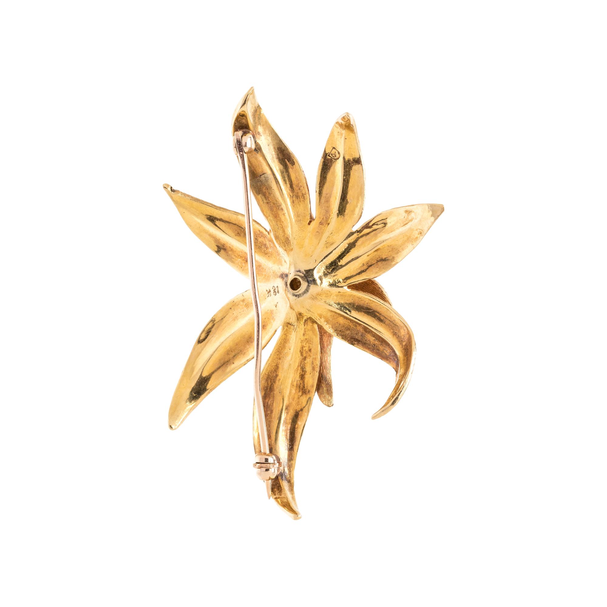 YELLOW GOLD AND DIAMOND FLOWER BROOCH