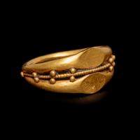 A Roman Gold Double Finger Ring