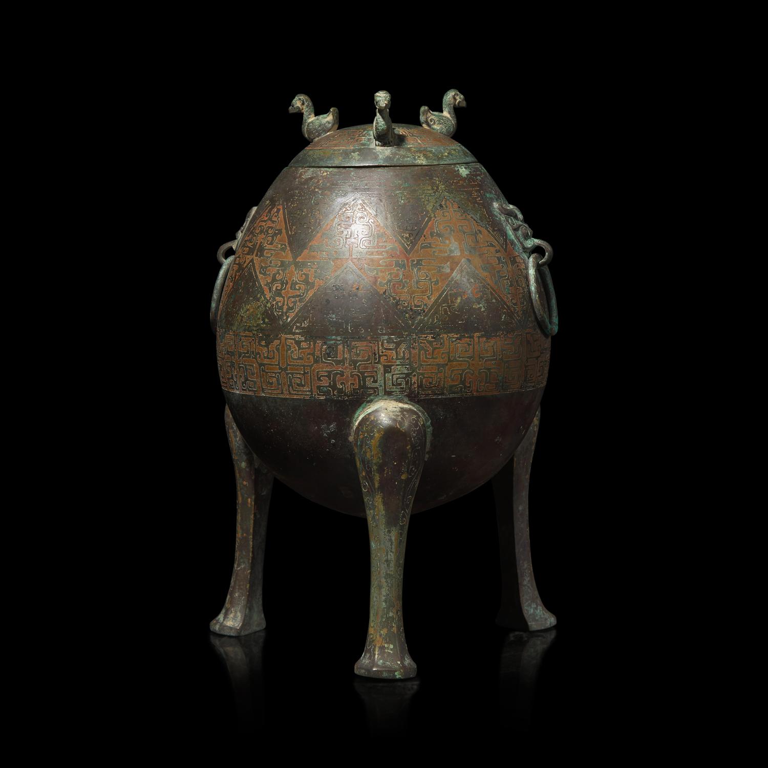 A Chinese Copper Inlaid Archaistic Bronze Vessel, Dui, Ming Dynasty or Earlier 明或更早 錯紅銅仿古青銅鐓