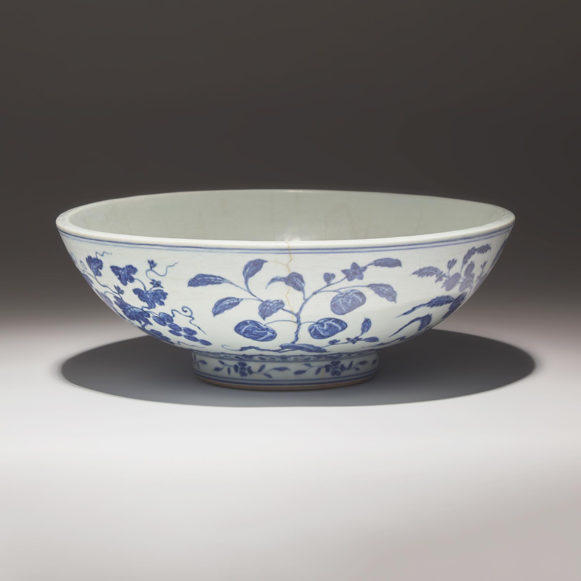 A Rare and Large Chinese Blue and White Porcelain 'Fruit and Flower' Bowl, Xuande Mark and Period — 明宣德 青花折枝瑞果紋大骰子盌