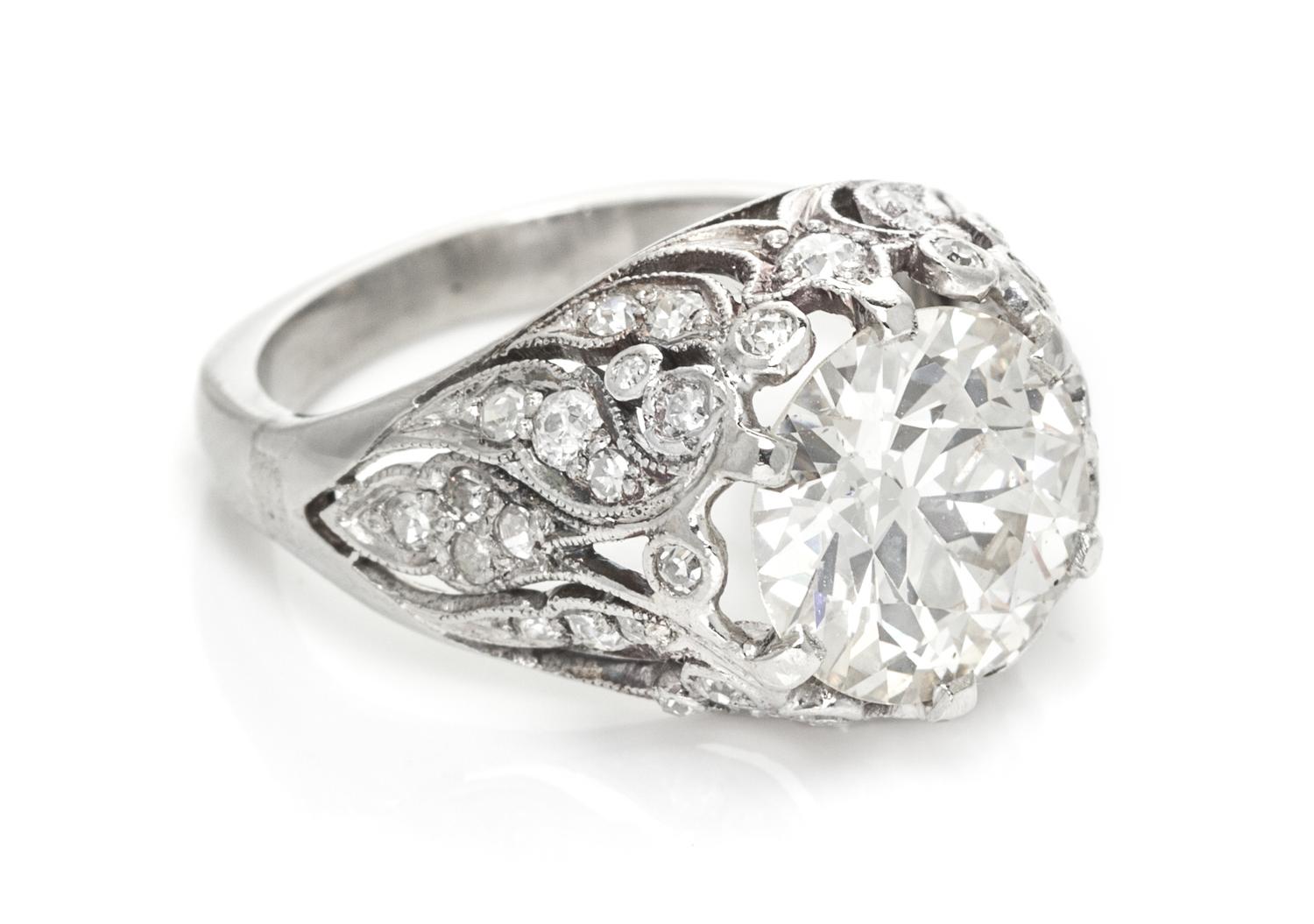 An Art Deco Platinum and Diamond Ring, 4.40 dwts.