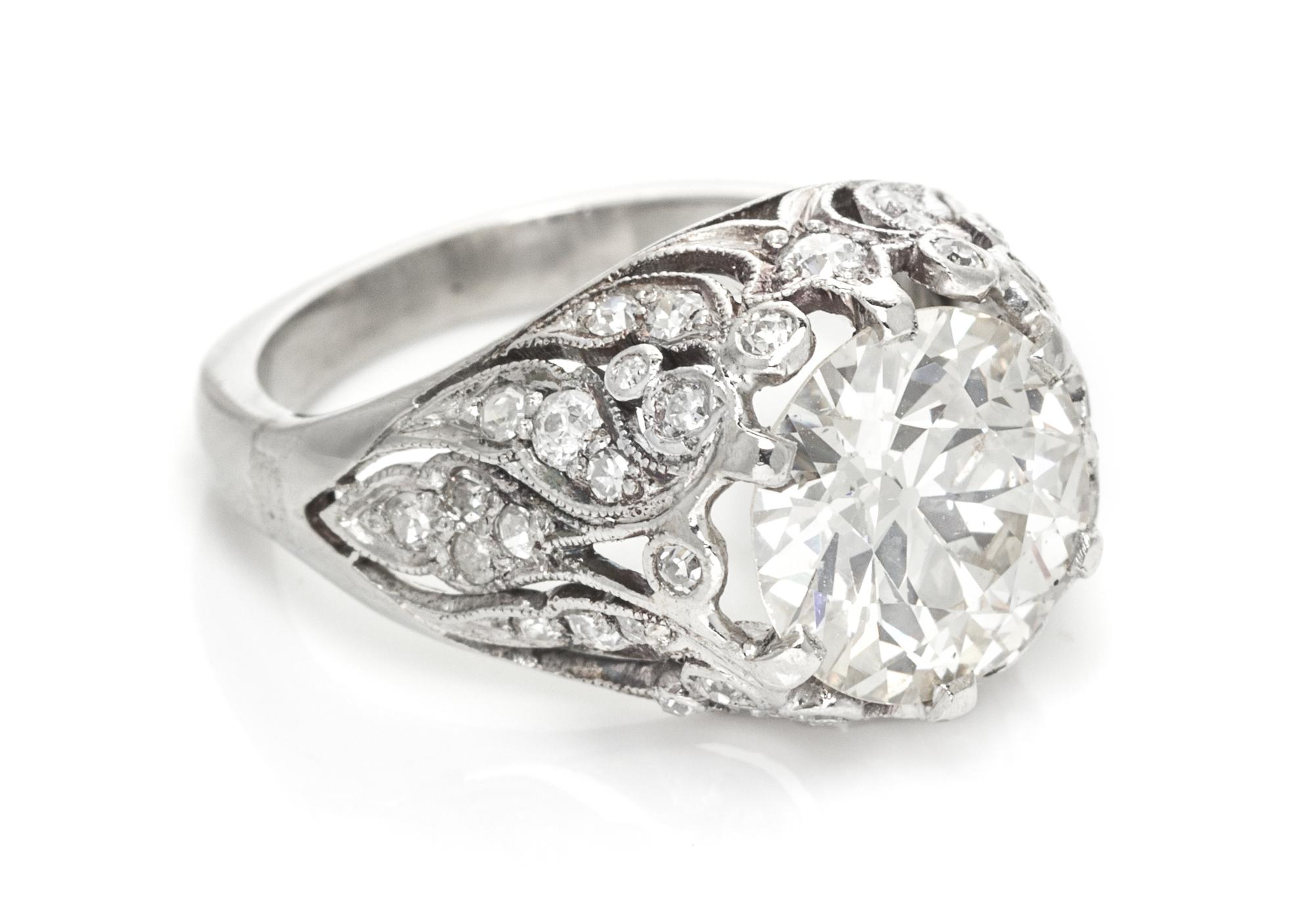An Art Deco Platinum and Diamond Ring, 4.40 dwts.