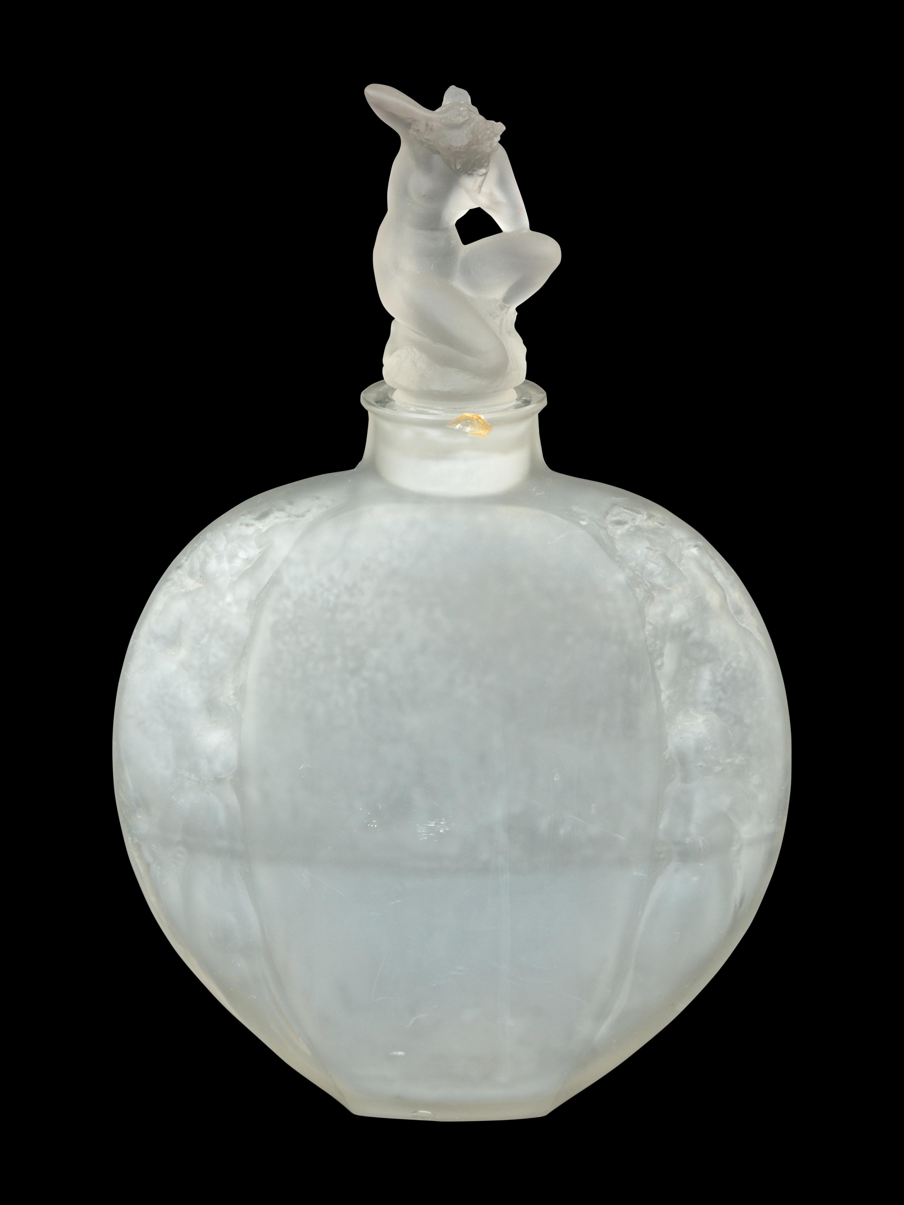 A Rene Lalique Sirenes Avec Bouchon Figure Vase