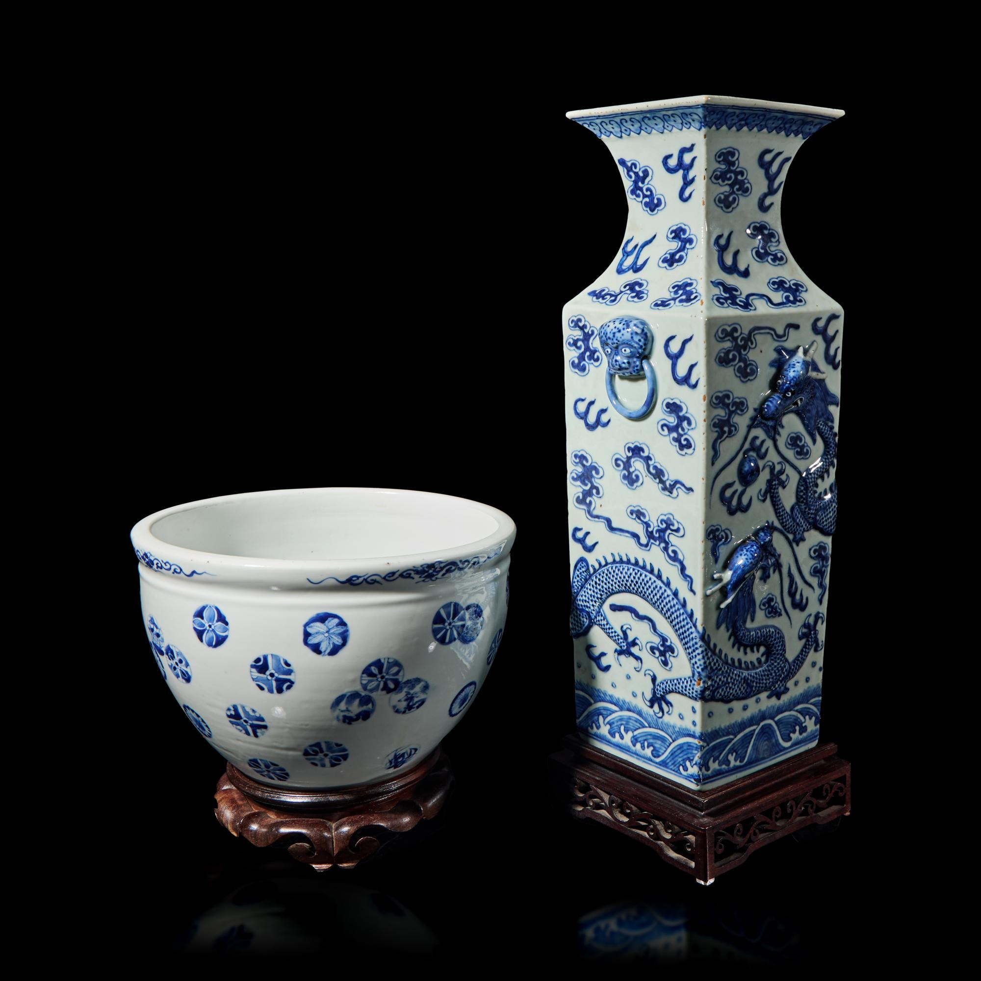 Two Chinese Blue and White Porcelain Wares, 19th-20th Century 晚清-民國 青花雲龍紋方瓶及繡球花卷缸各一