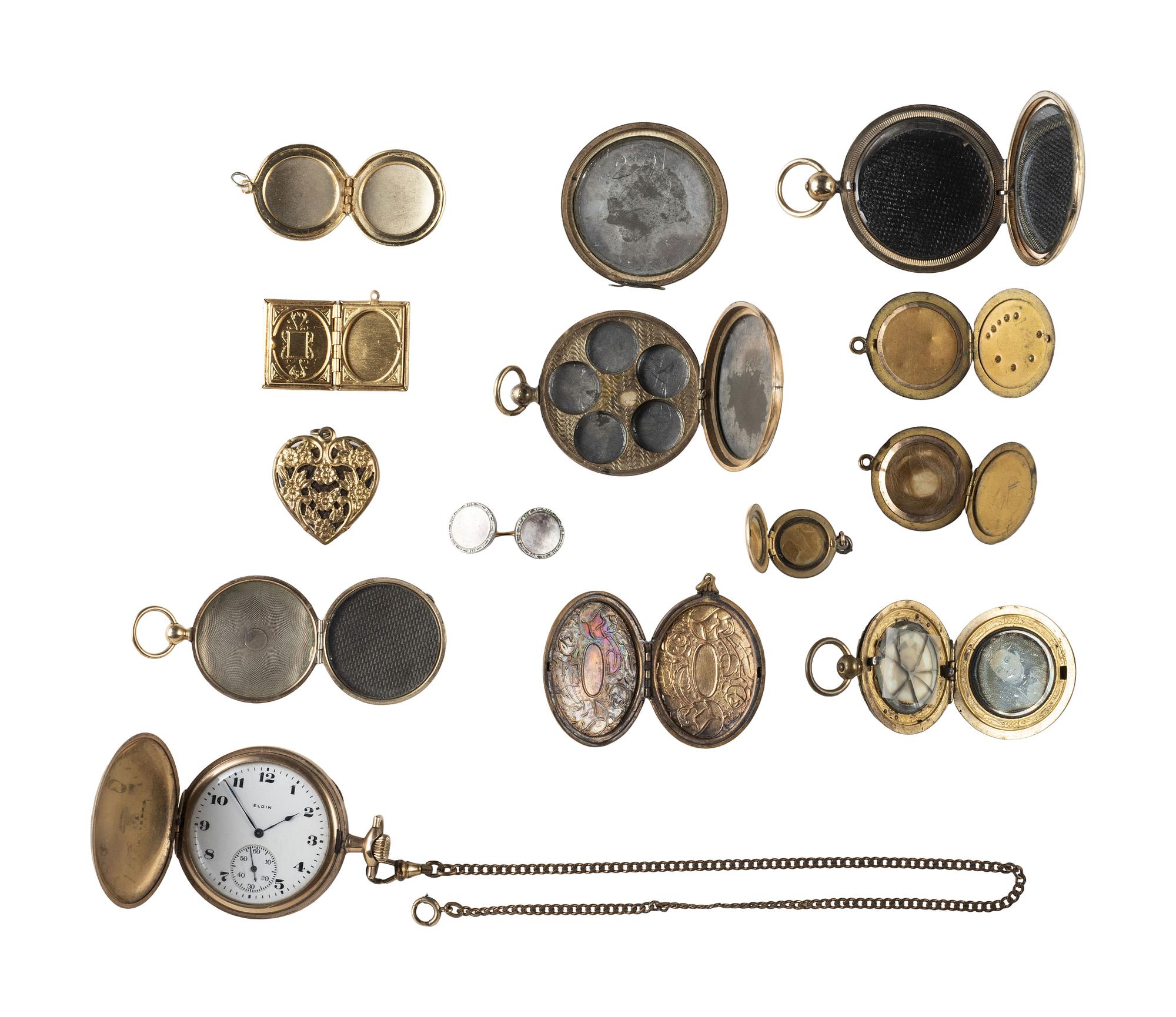 [EARLY PHOTOGRAPHY]. 15 loose round portraits with empty lockets.