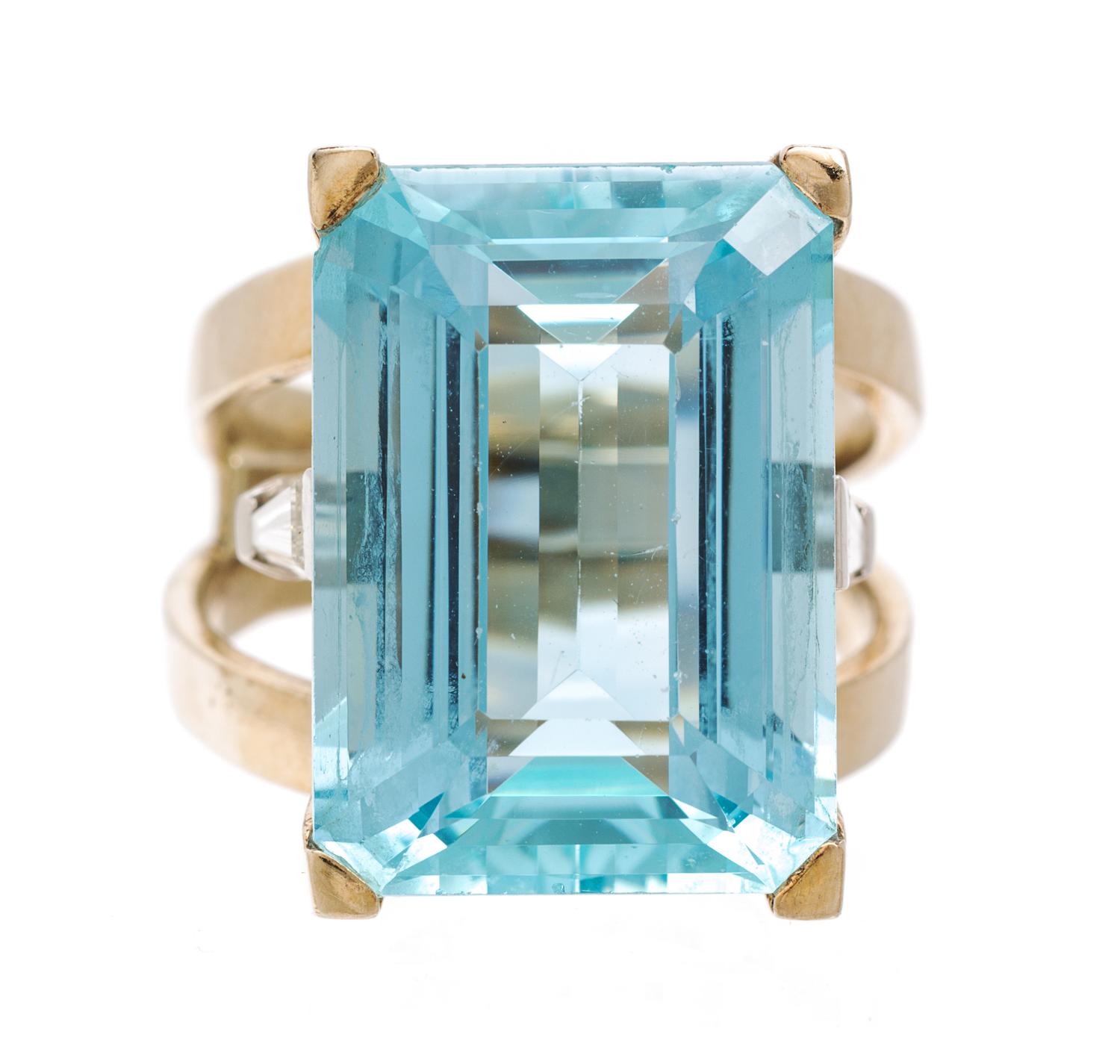 A Yellow Gold, Platinum, Aquamarine and Diamond Ring, 11.00 dwts.