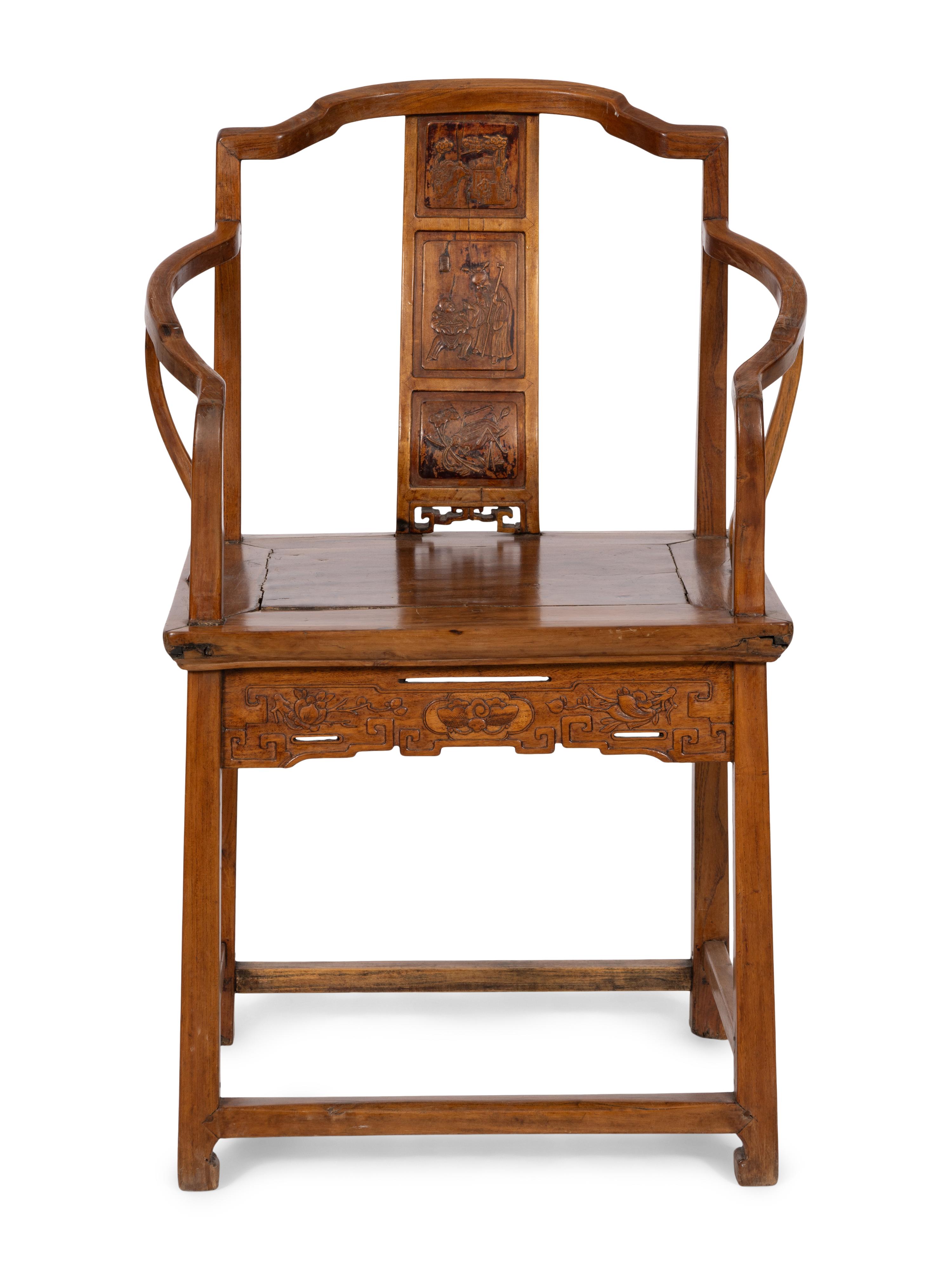 A Chinese Carved Hardwood Armchair, Late 19th-Mid 20th Century 晚清-民國 硬木扶手椅
