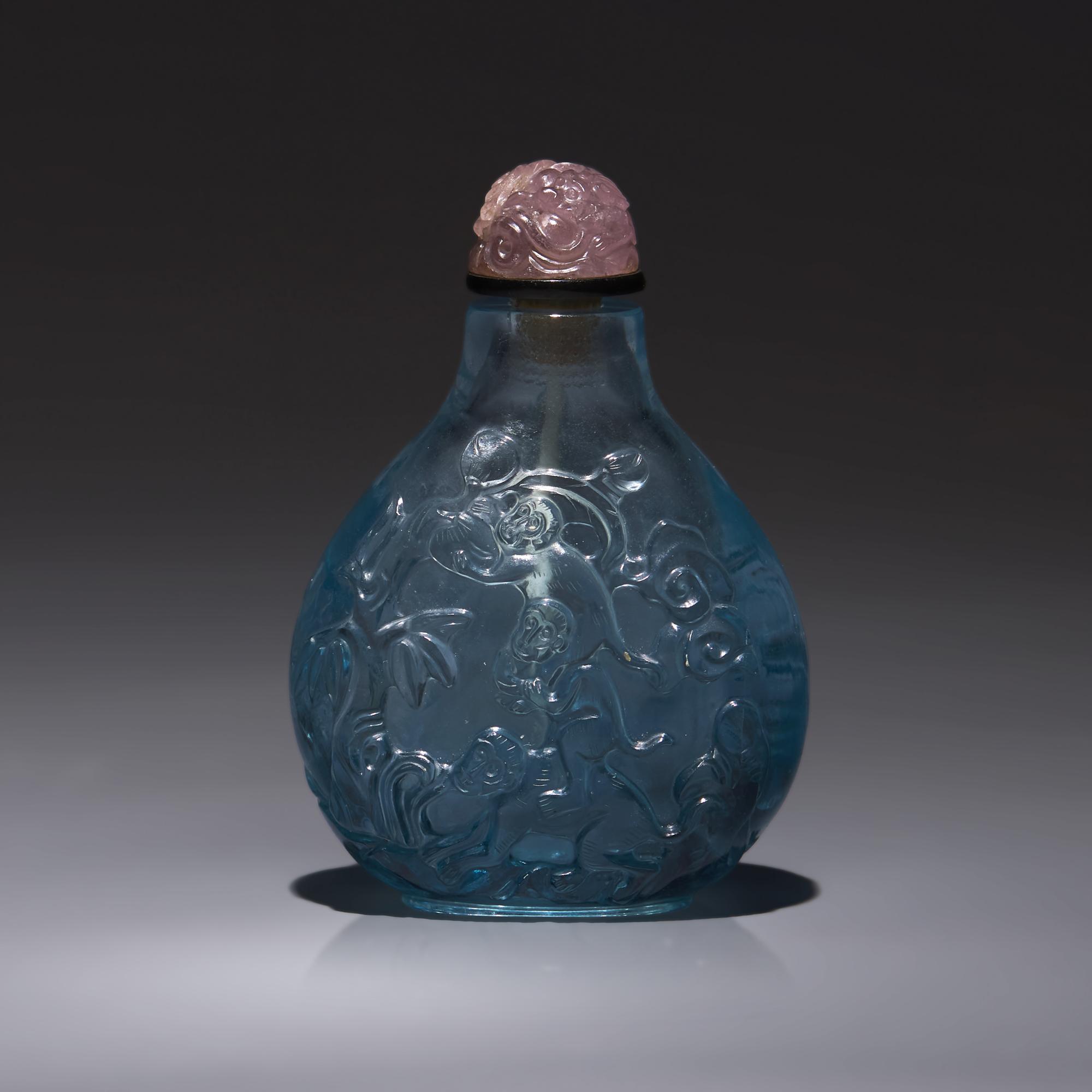 A Chinese Carved Aquamarine Snuff Bottle, Late 19th/20th Century — 晚清民國 海藍寶雕靈猴松鶴圖鼻煙壺