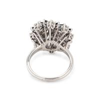 SAPPHIRE AND DIAMOND RING