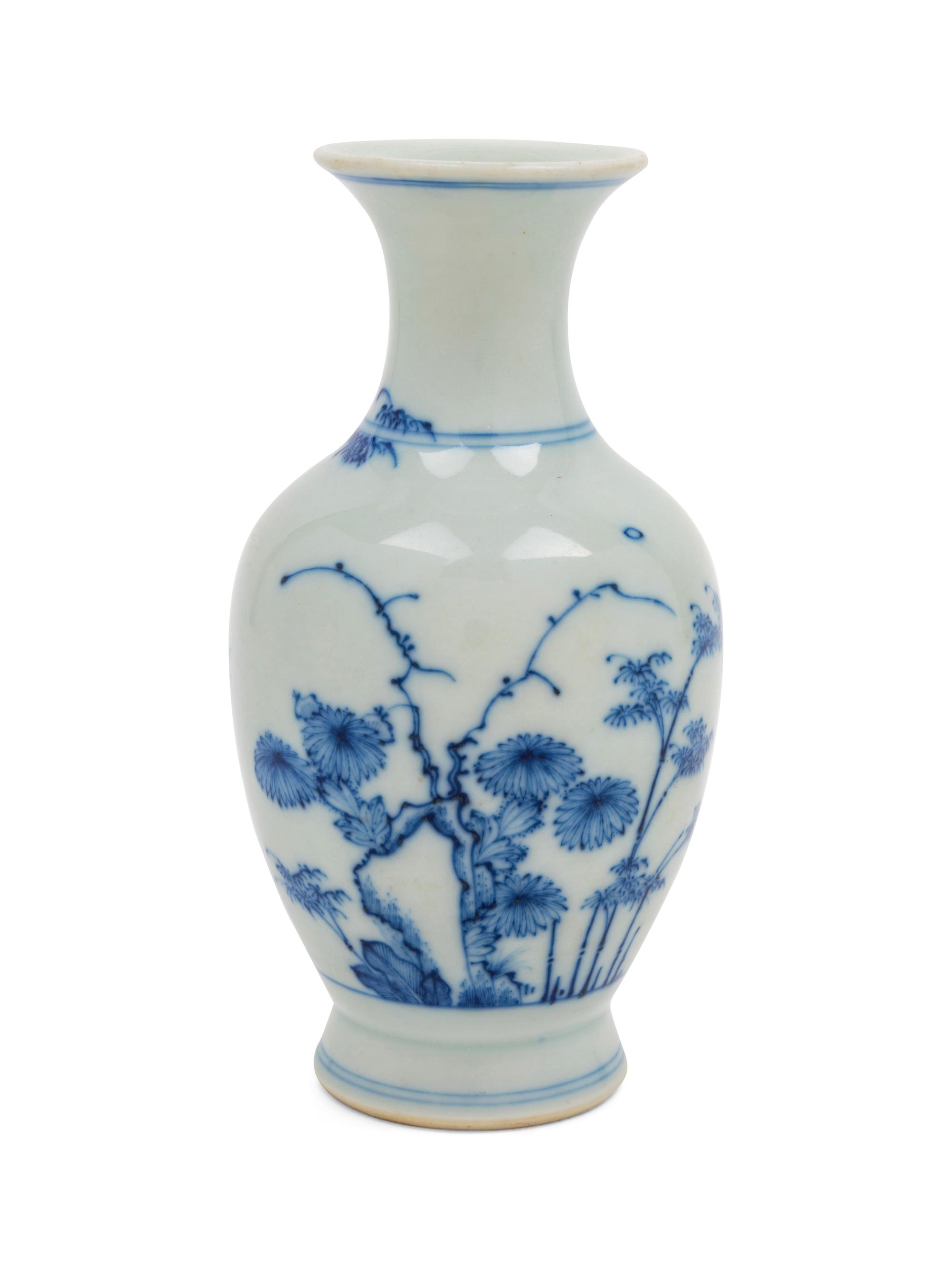 A Chinese Blue and White Porcelain Vase