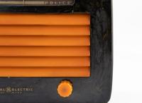 A General Electric L570 Radio
