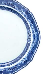 A Chinese Export Porcelain Armorial Platter