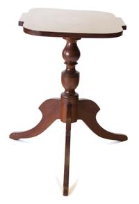 An American Empire Tilt-Top Table Height 19 x width 23 1/2 x depth 27 inches. — 19TH CENTURY