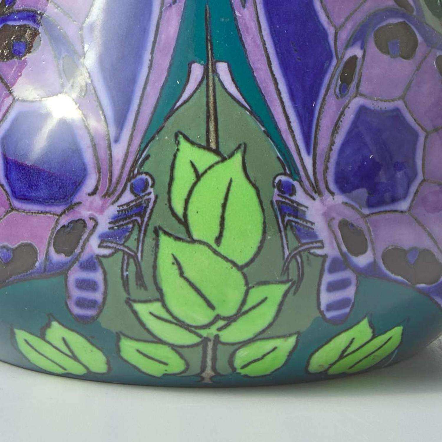 A Wedgwood Lindsay Ware Vase UK, circa 1900