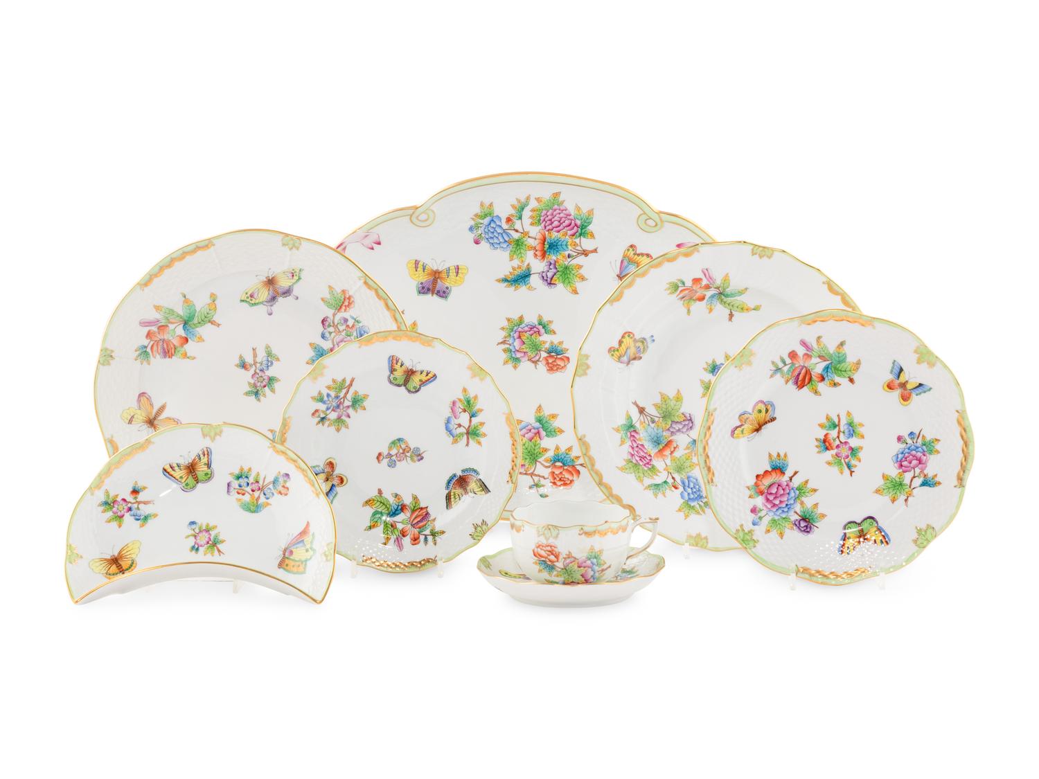 A Herend Queen Victoria Porcelain Dinner Service