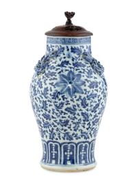 A Chinese Export Porcelain Vase