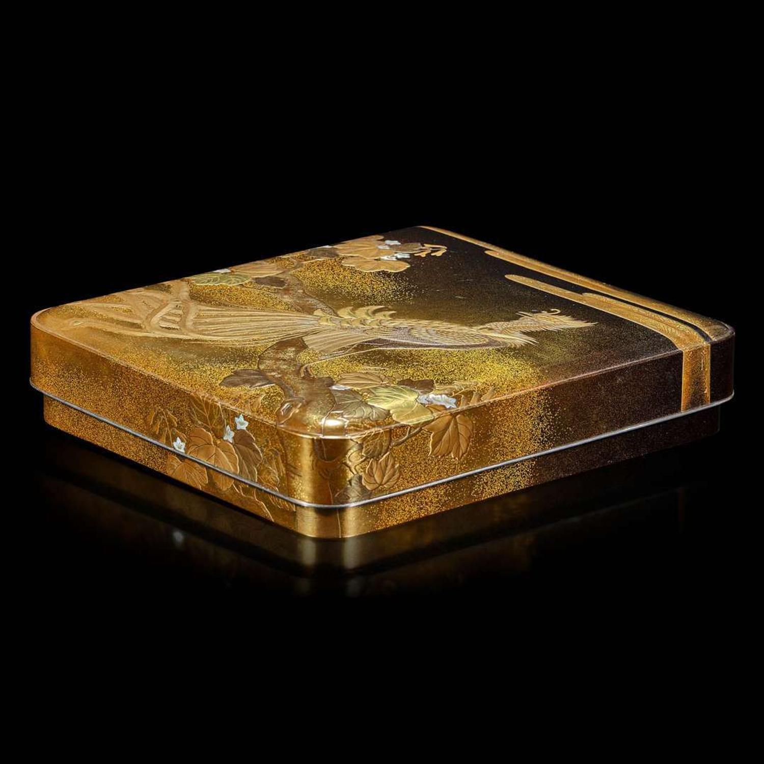 A Japanese inlaid lacquer "Ho-o and Kiri" writing box 日本时绘文具盒一件及包装木盒子