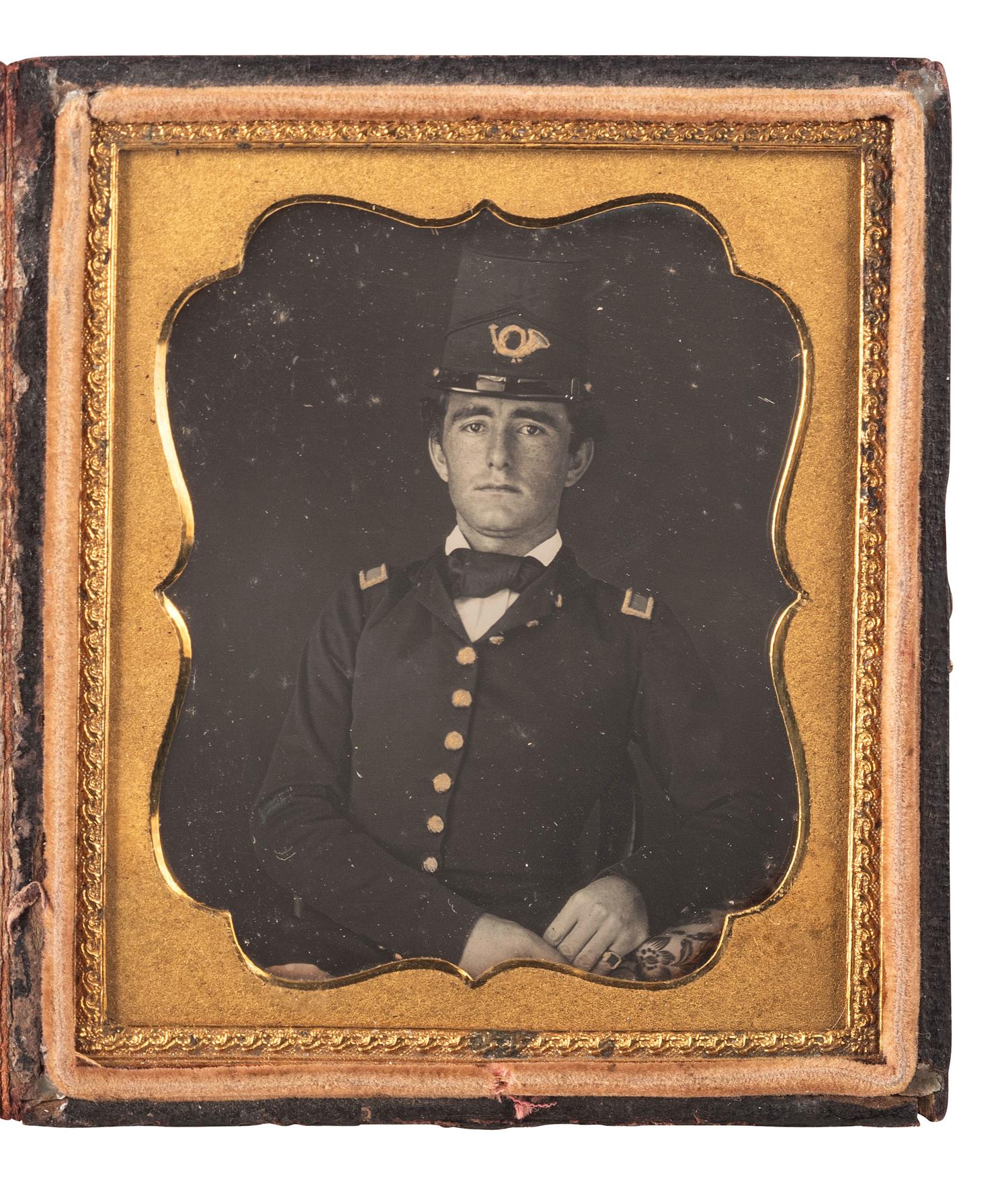[MILITARIA - EARLY PHOTOGRAPHY]. Sixth plate daguerreotype of a lieutenant of infantry. Ca mid-1850s.