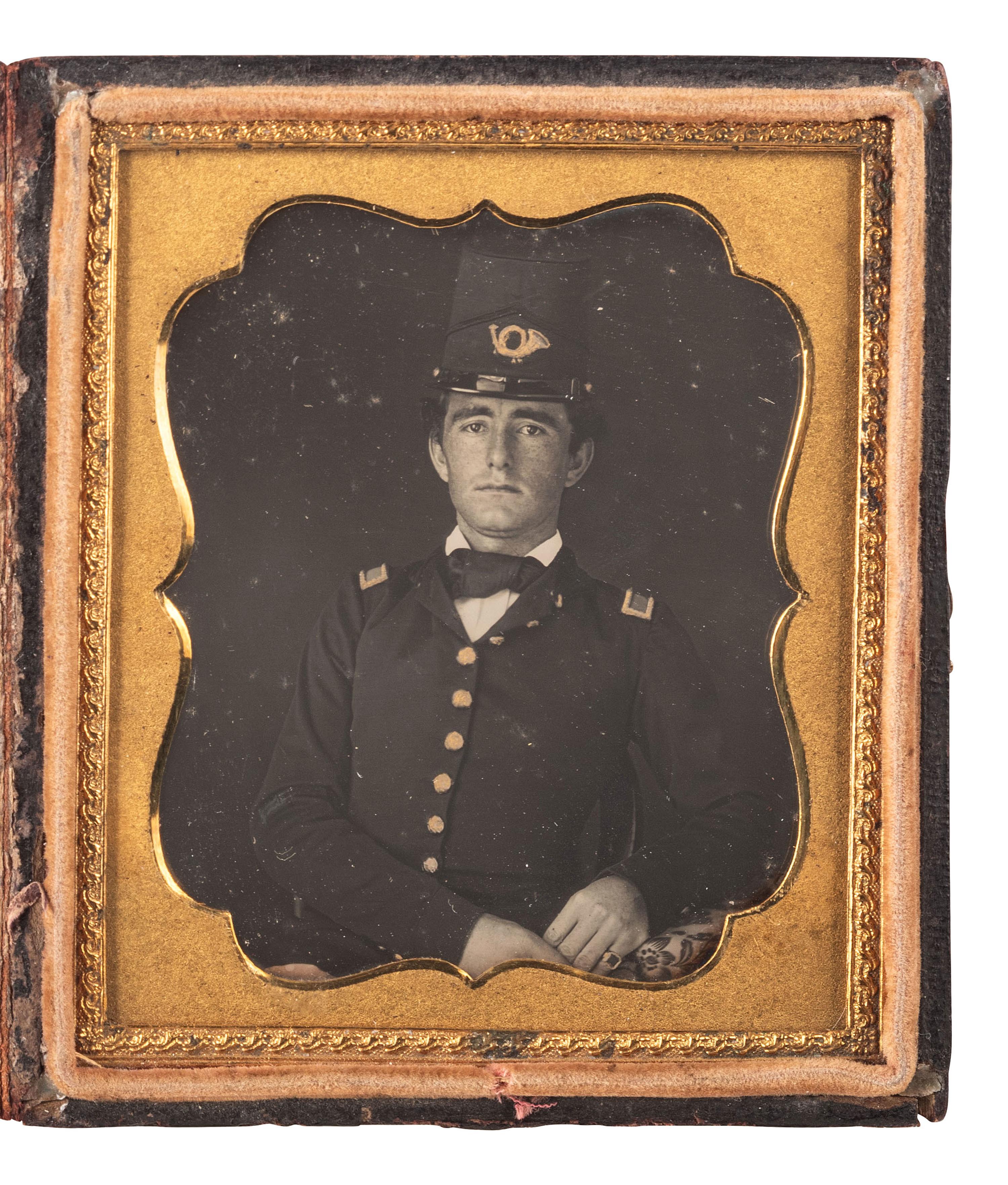 [MILITARIA - EARLY PHOTOGRAPHY]. Sixth plate daguerreotype of a lieutenant of infantry. Ca mid-1850s.
