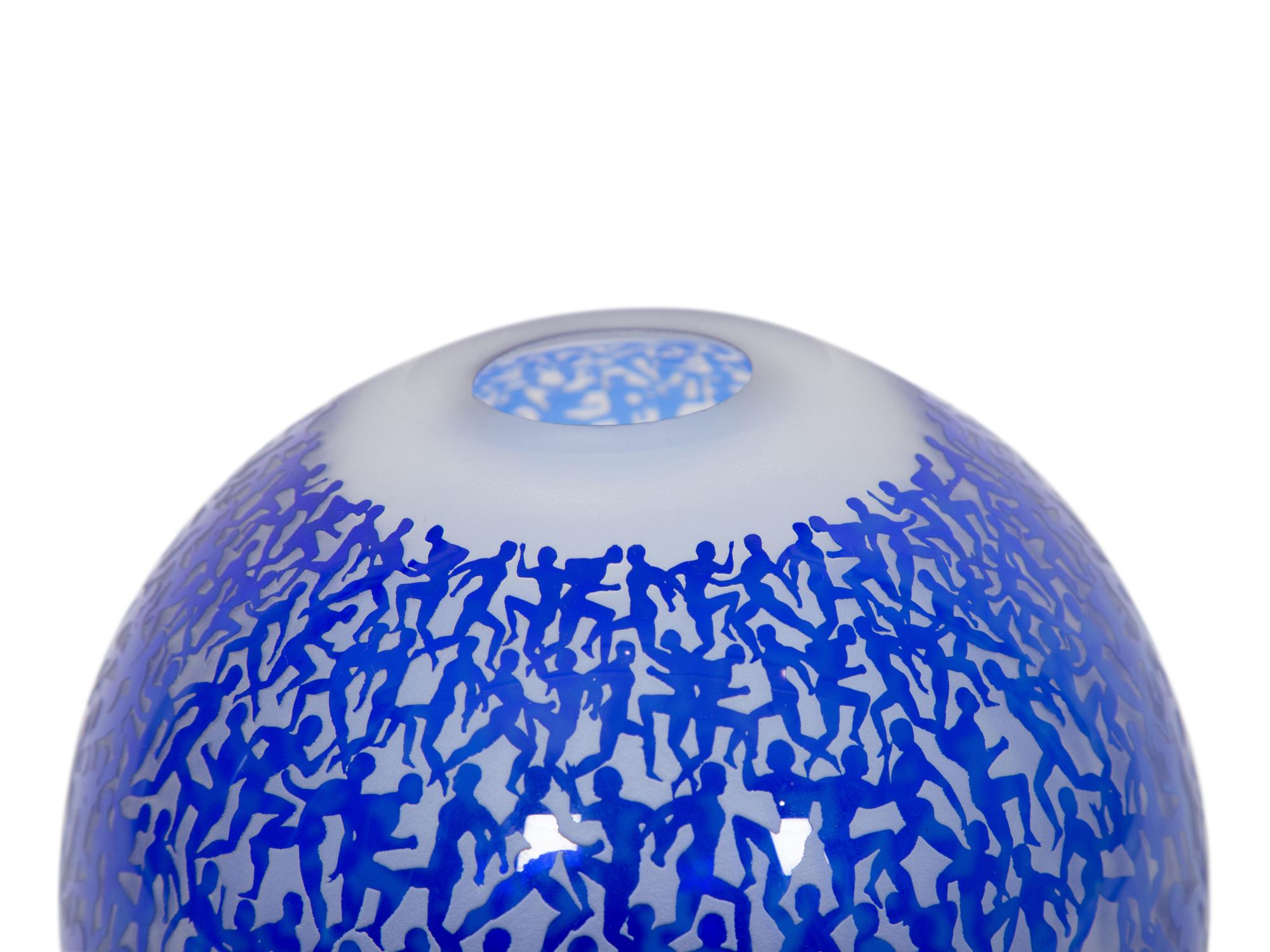 Men a Morphus Vase