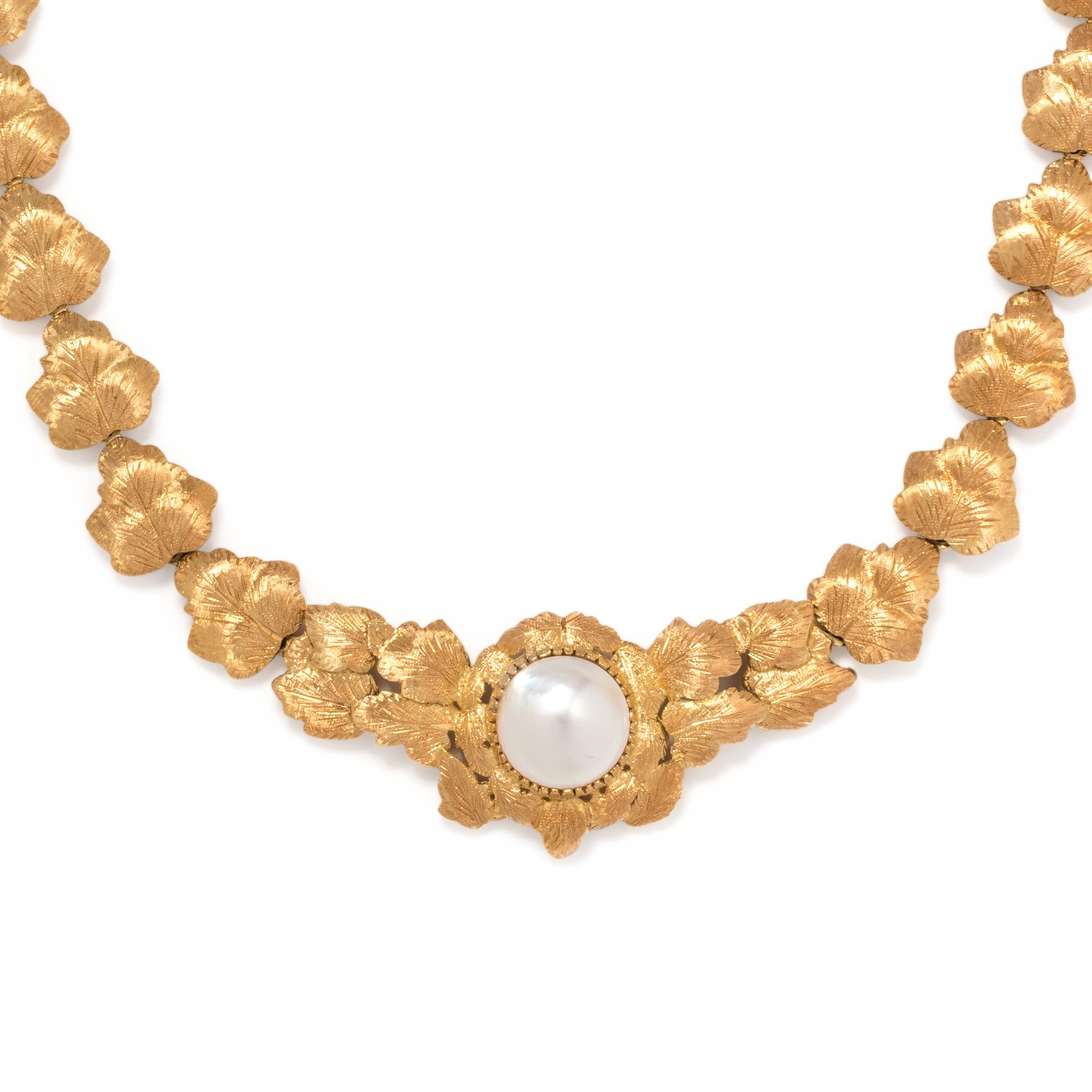 YELLOW GOLD AND CULTURED MABE PEARL NECKLACE