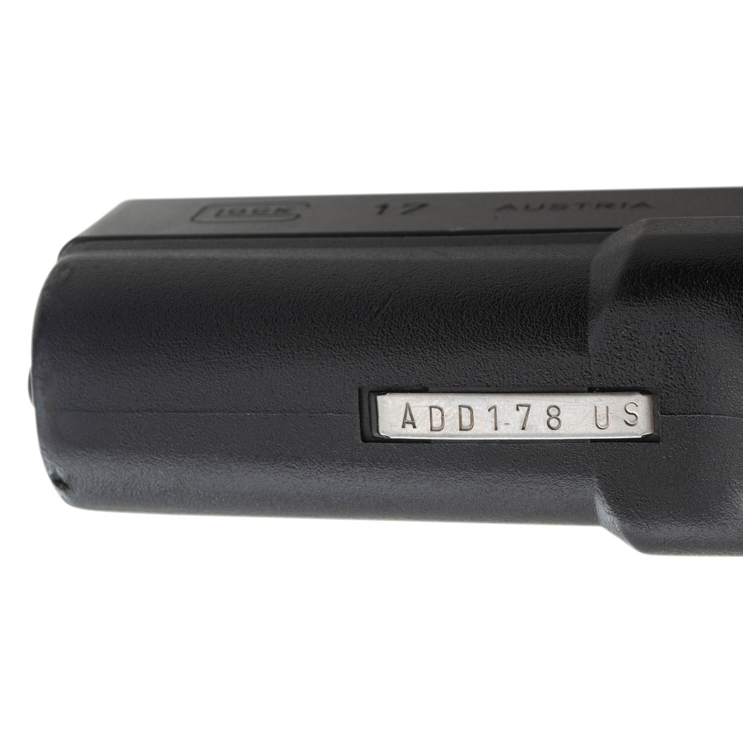 *Glock 17 Gen 2 with Flared Magazine Well Extension and Extended Controls
