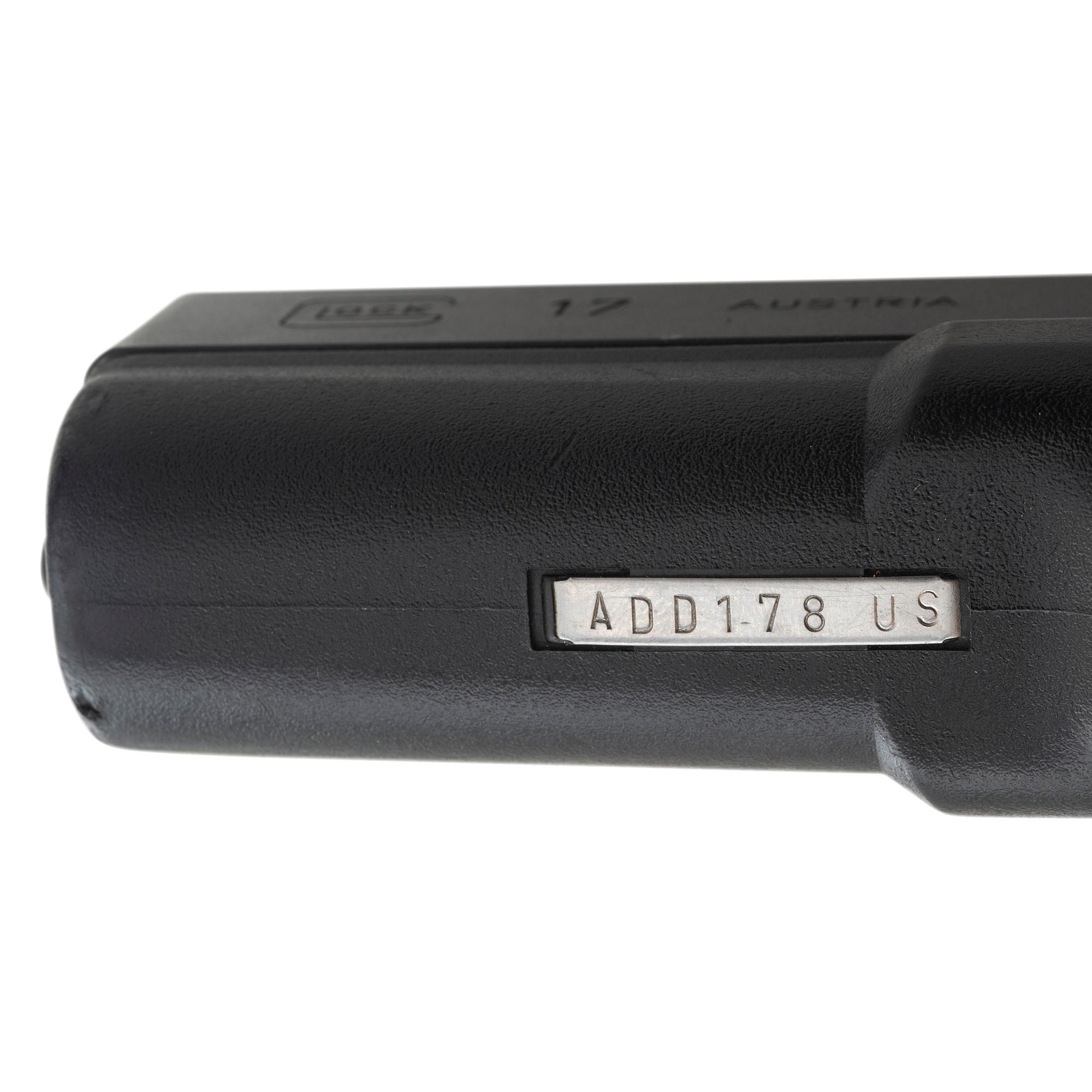 *Glock 17 Gen 2 with Flared Magazine Well Extension and Extended Controls