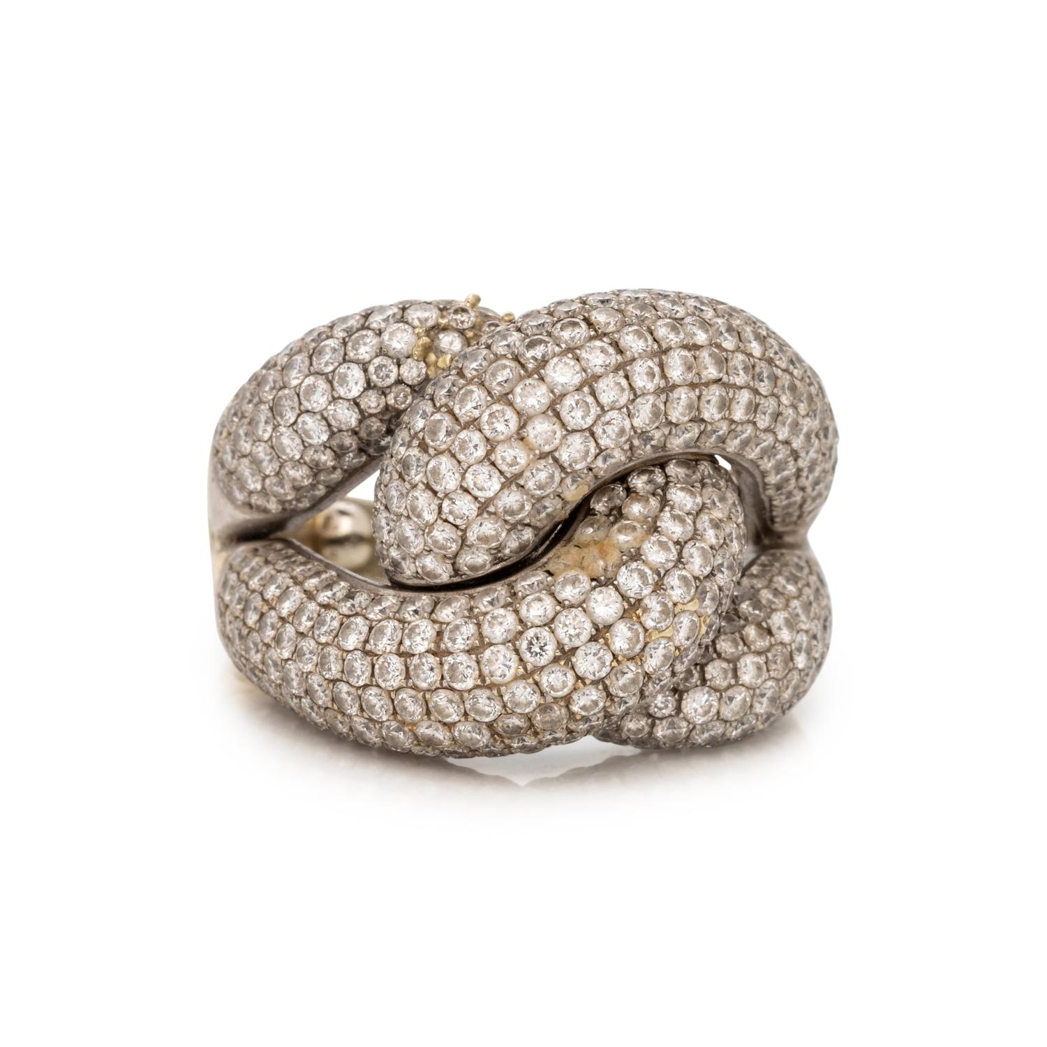 BICOLOR GOLD AND PAVE DIAMOND KNOT RING