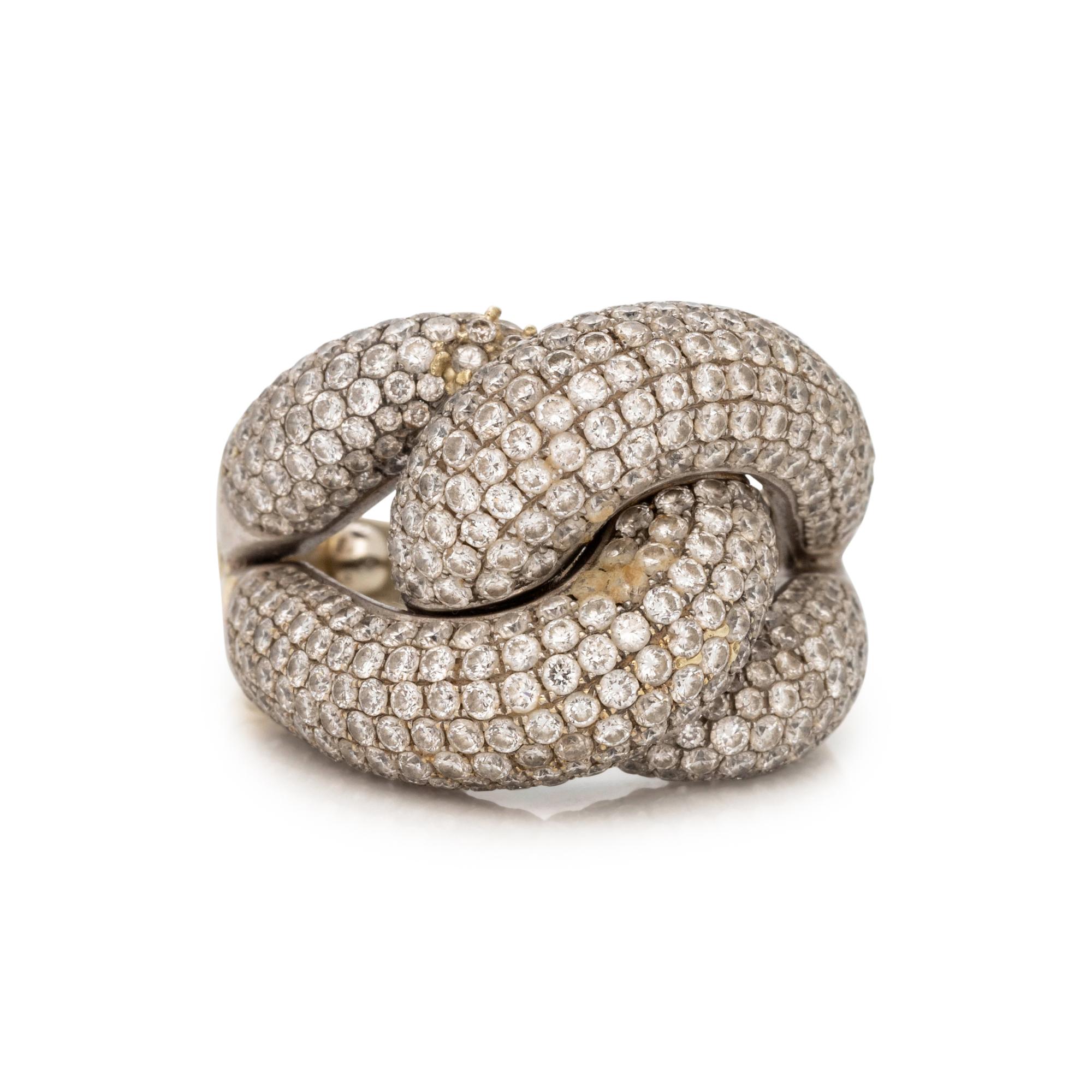 BICOLOR GOLD AND PAVE DIAMOND KNOT RING