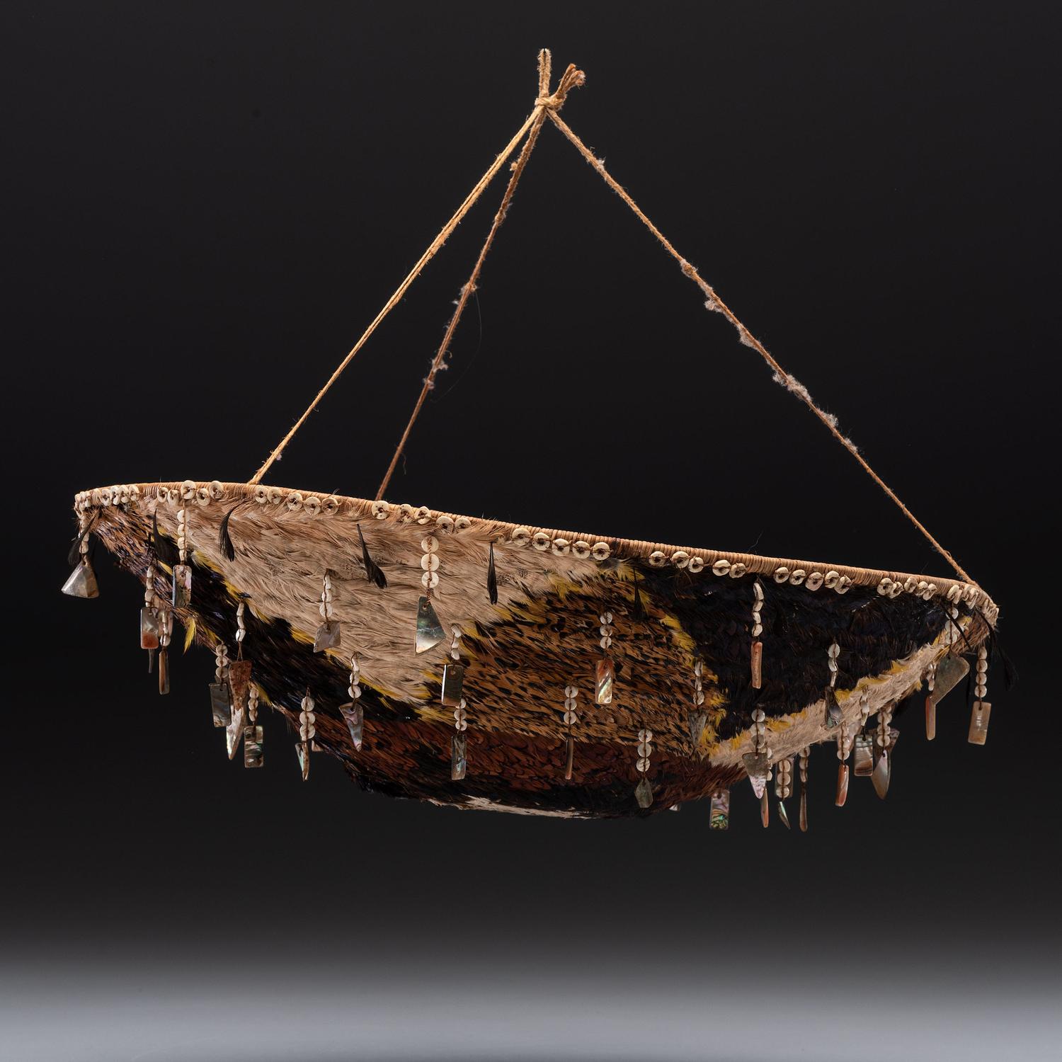 Pomo Hanging Gift Basket
