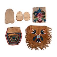 Group of Great Lakes and Northeastern Beaded Pouches