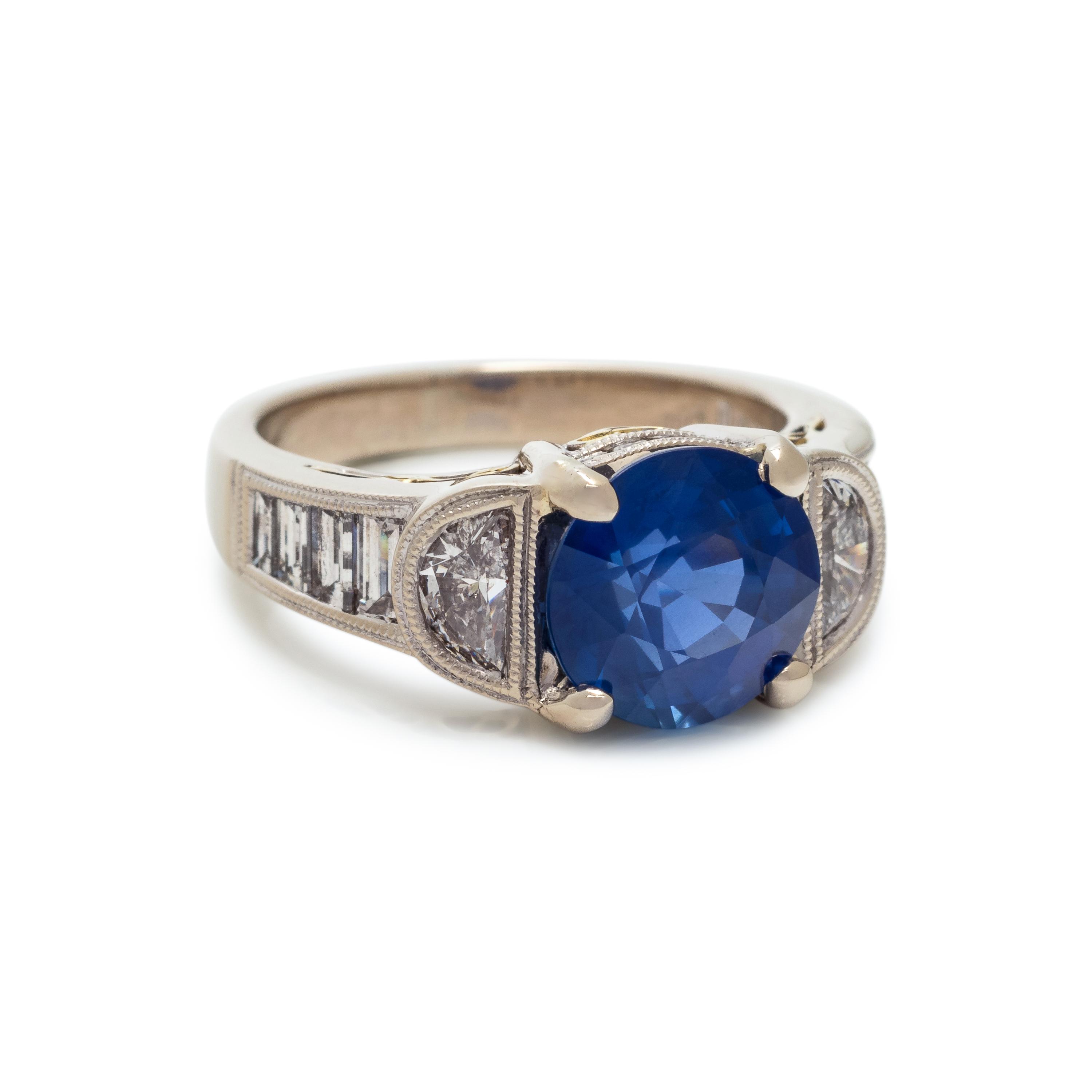SAPPHIRE AND DIAMOND RING