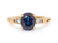 SAPPHIRE AND DIAMOND RING