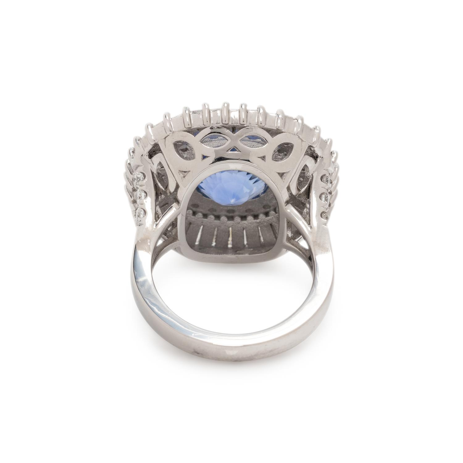 SAPPHIRE AND DIAMOND RING