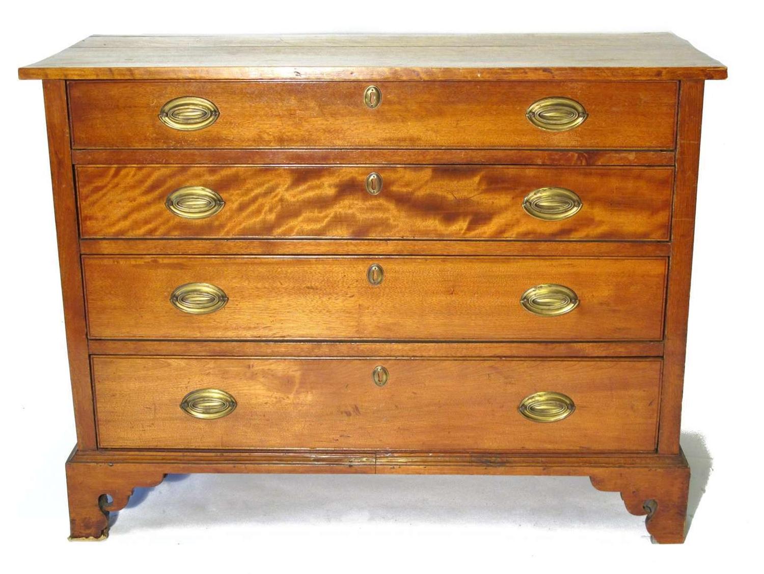 Federal-style mahogany four drawer chest late 19th/early 20th century