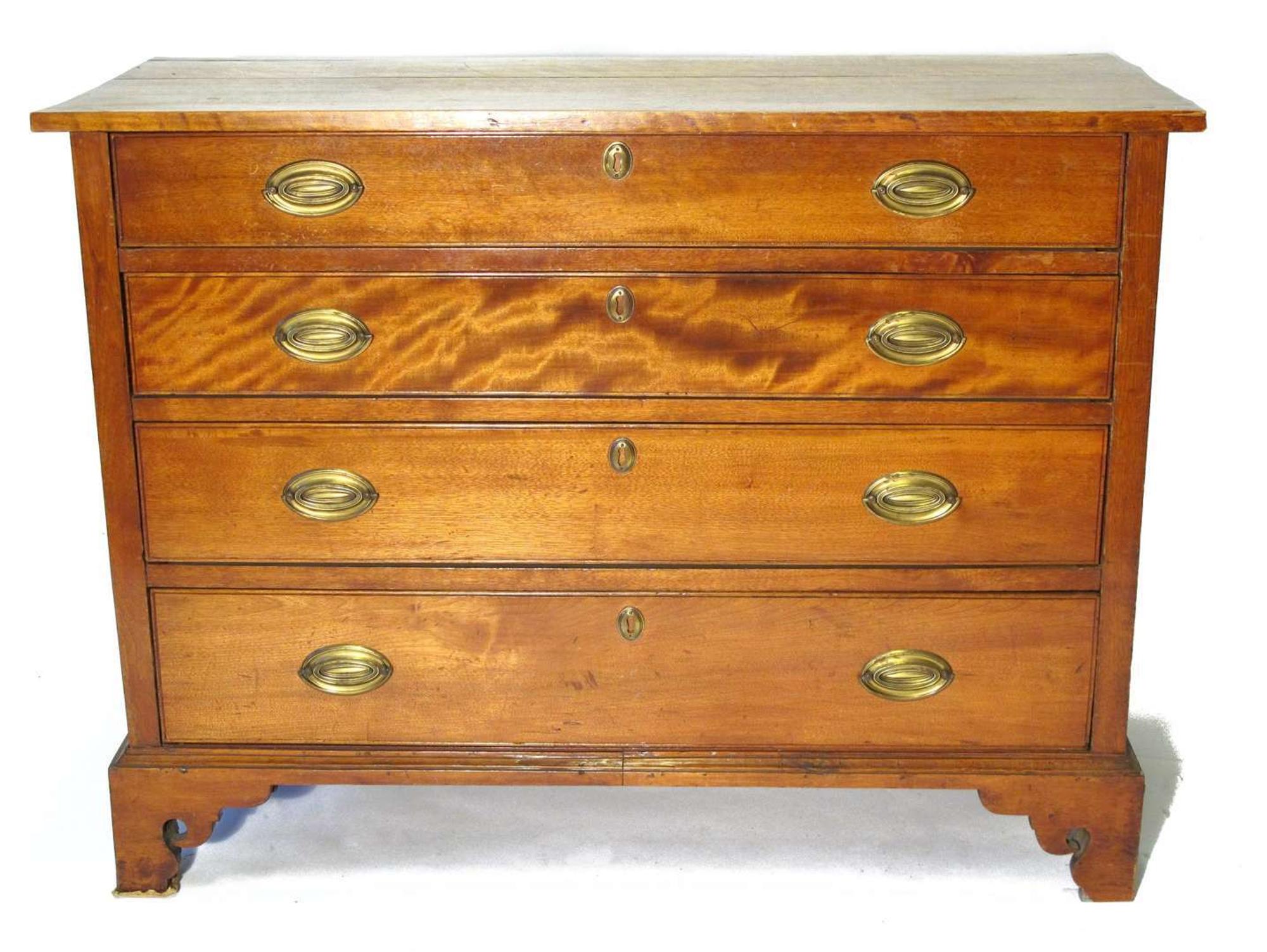Federal-style mahogany four drawer chest late 19th/early 20th century