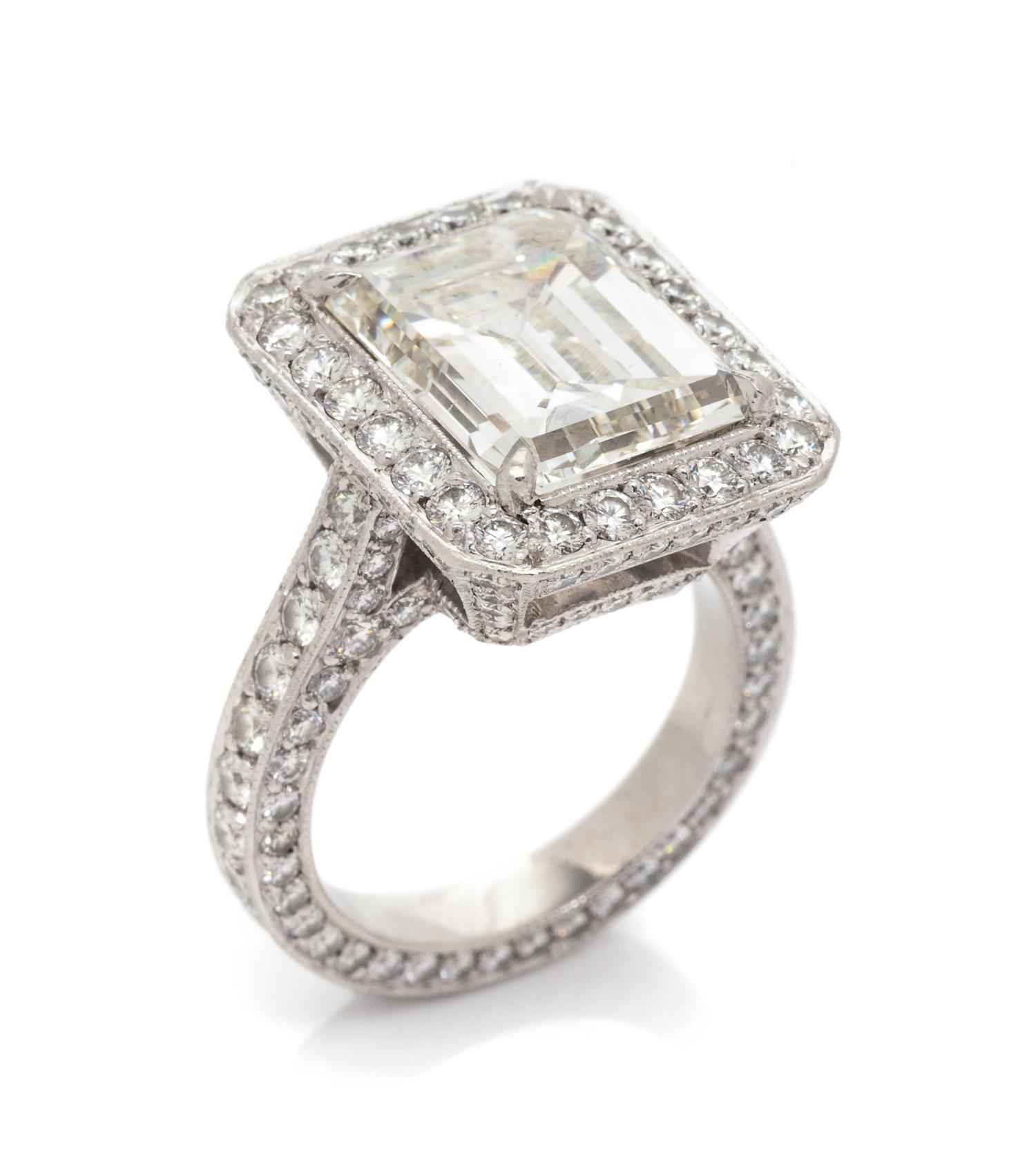 A Platinum and Diamond Ring, 13.70 dwts.