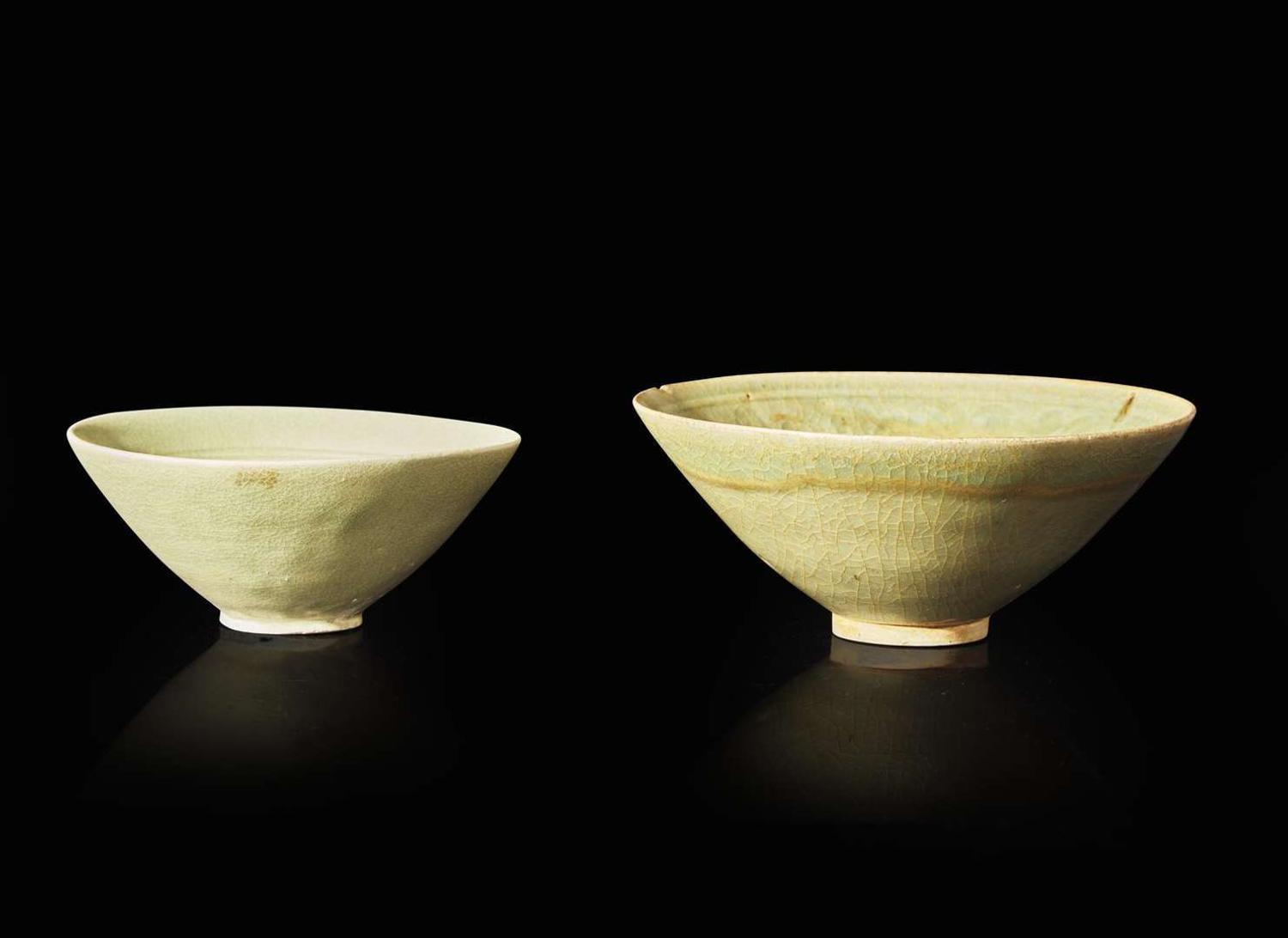 Two Vietnamese celadon-glazed bowls, Ly to Tran dynasties, 11th-15th century 越南青瓷盌兩件 李朝至陳朝 十一至十五世紀