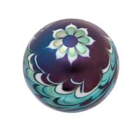 Lundberg Studios, California, USA, by Steven Lundberg, dated 1975, a sunflower paperweight