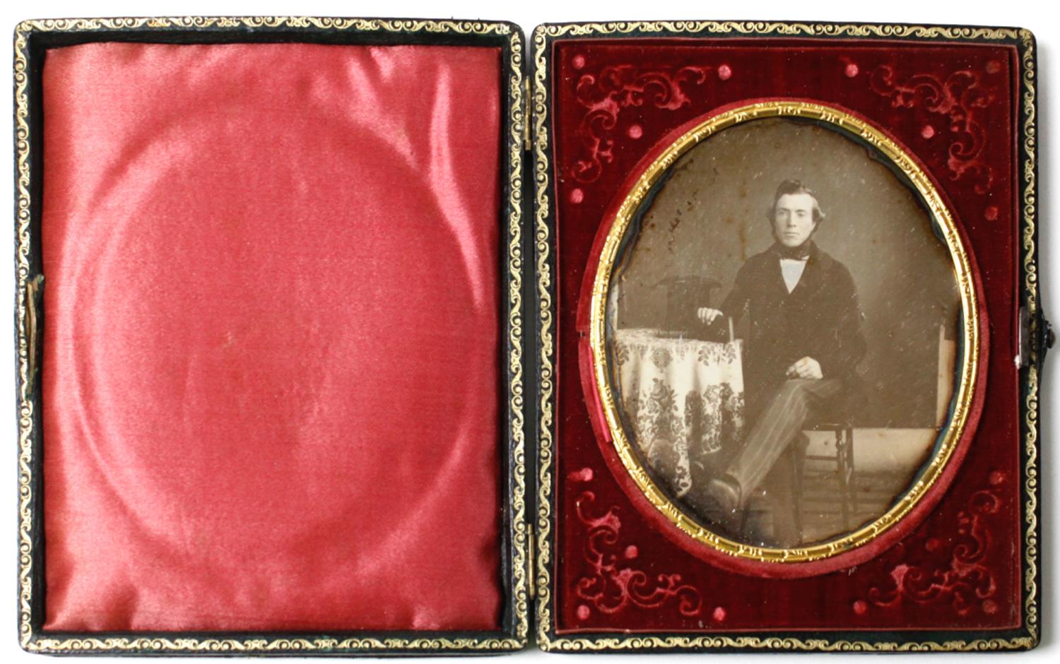 [Daguerreotype] A Fine Portrait in Oval