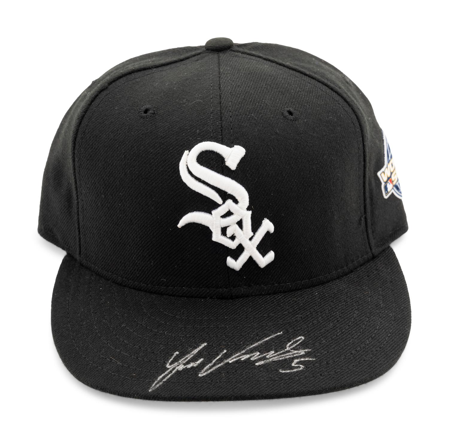 A Group of 13 2005 Chicago White Sox World Series Champion Signed Autograph Items (Steiner)