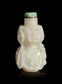 A White Jade 'Gourd' Snuff Bottle