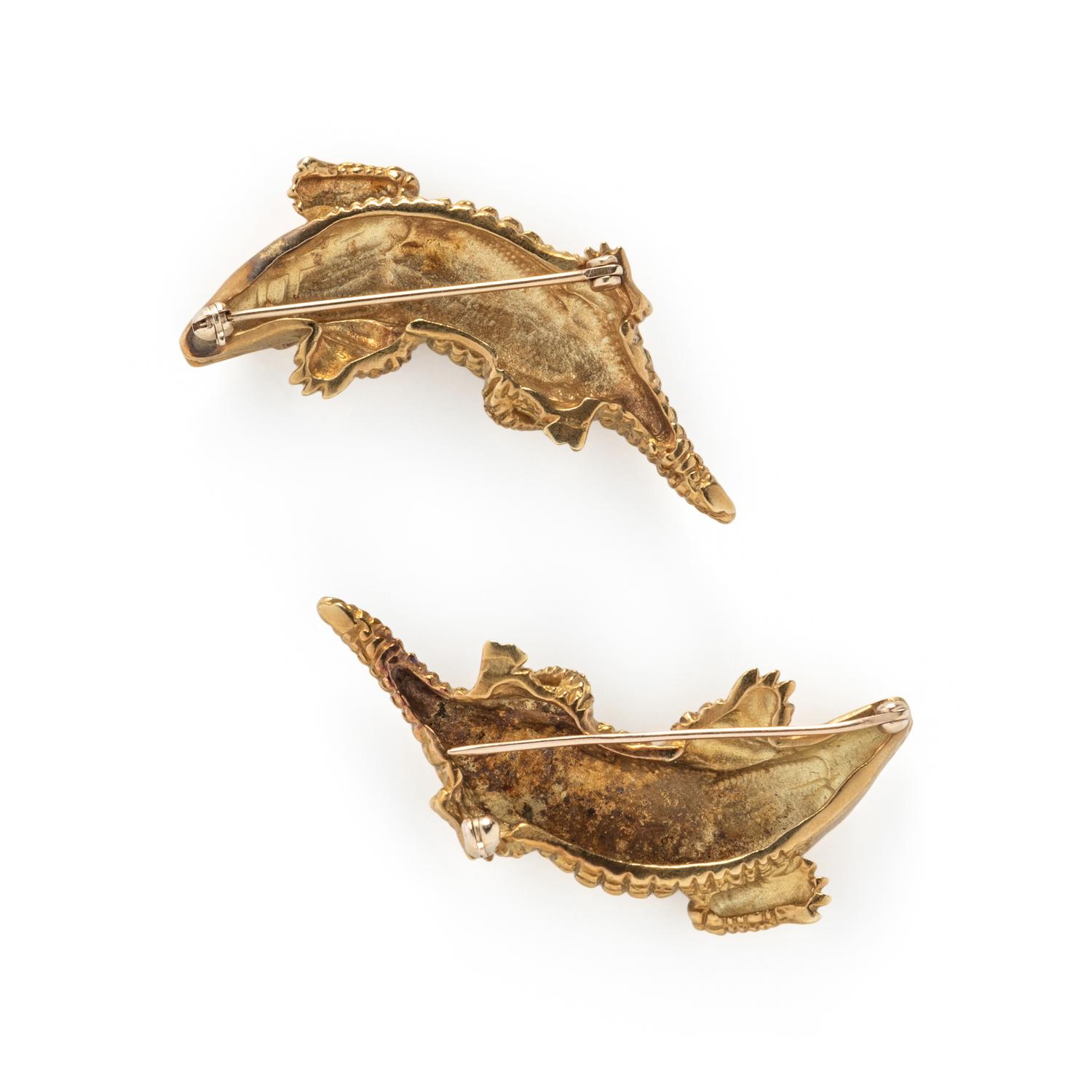 PAIR OF YELLOW GOLD ALLIGATOR BROOCHES