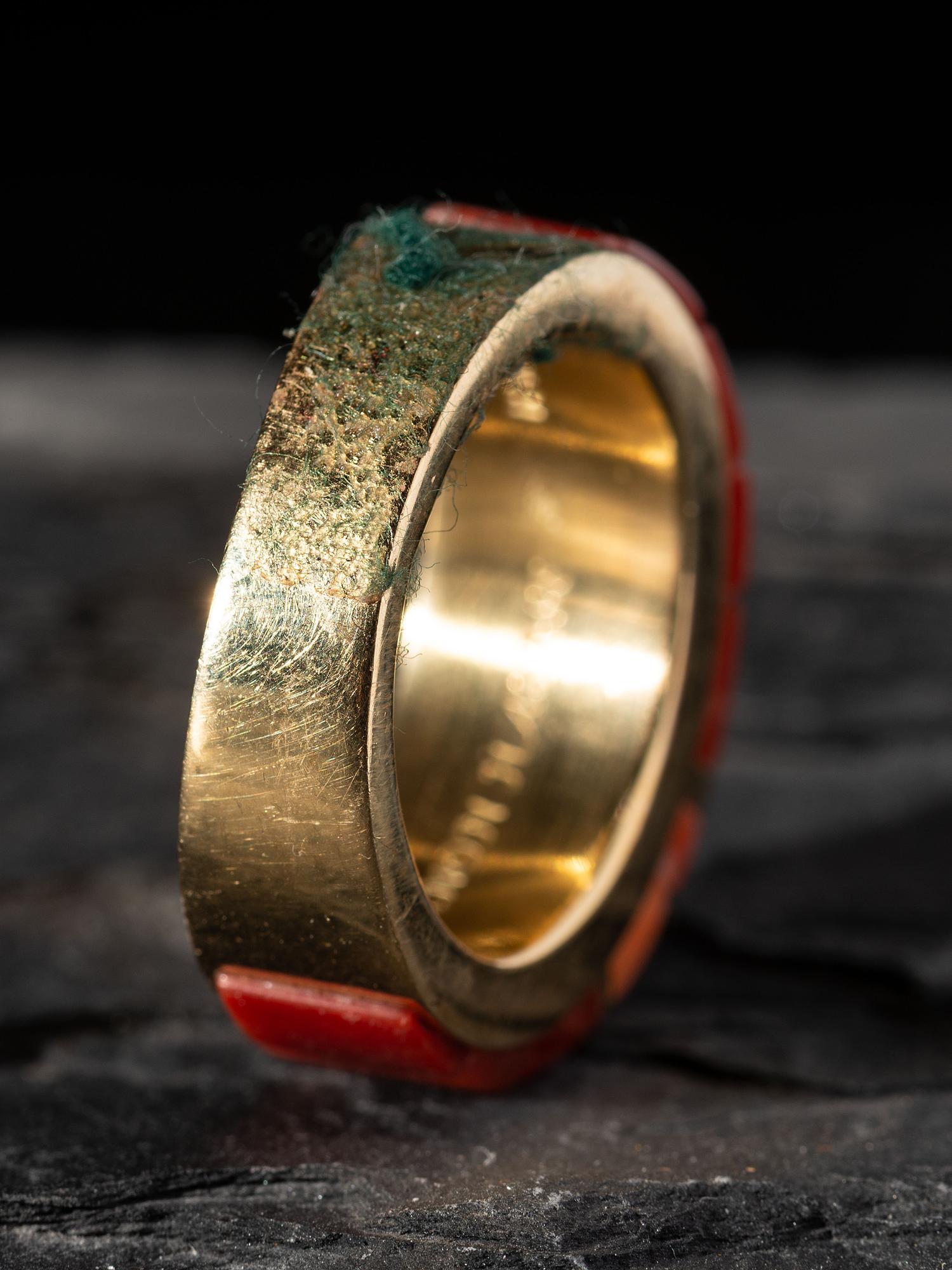 18K Gold and Coral Ring