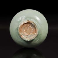 A Chinese Longquan celadon double-gourd vase 龍泉青瓷葫蘆瓶 Ming dynasty or later ????